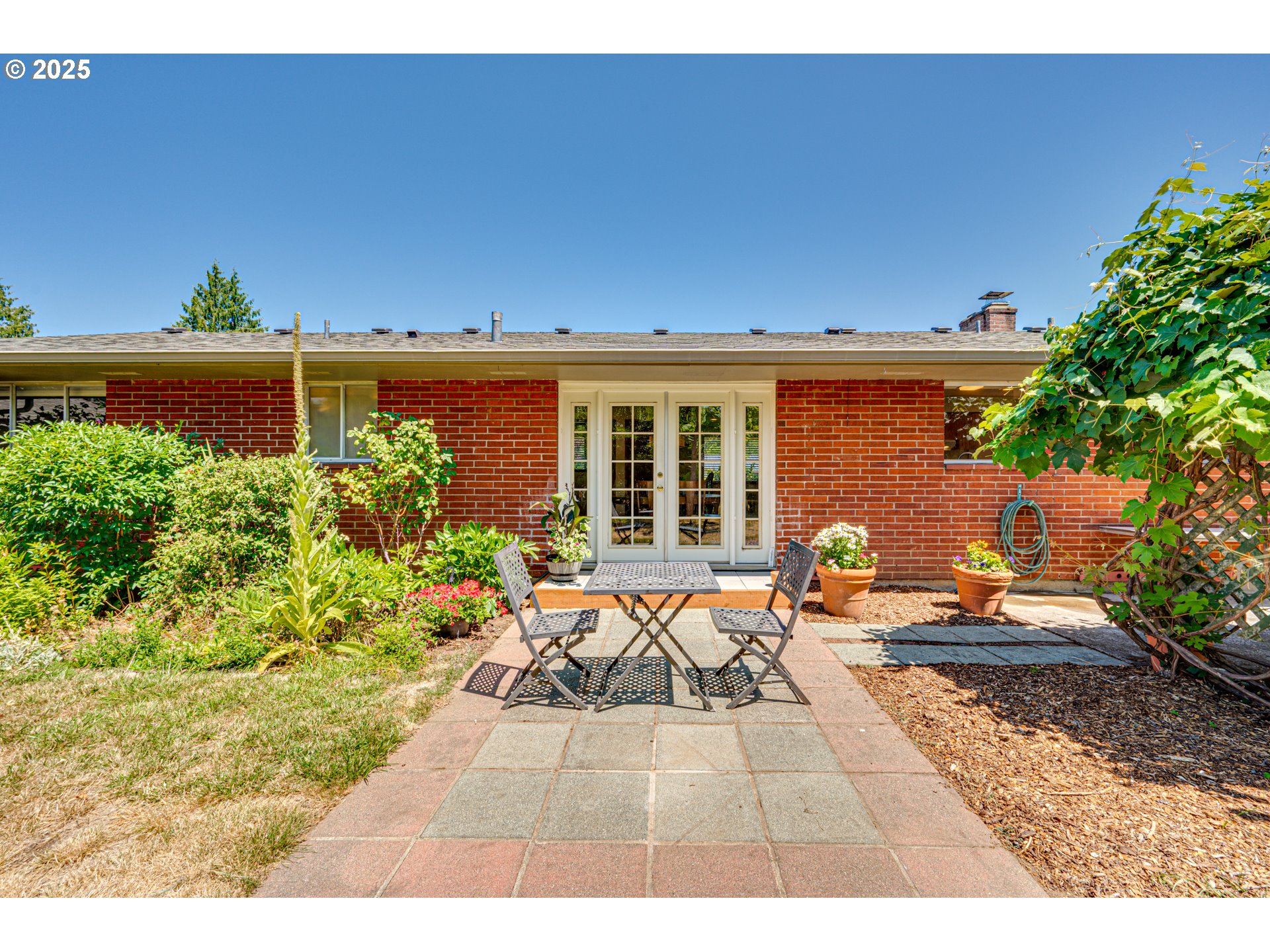 7565 CAROLINA LN
