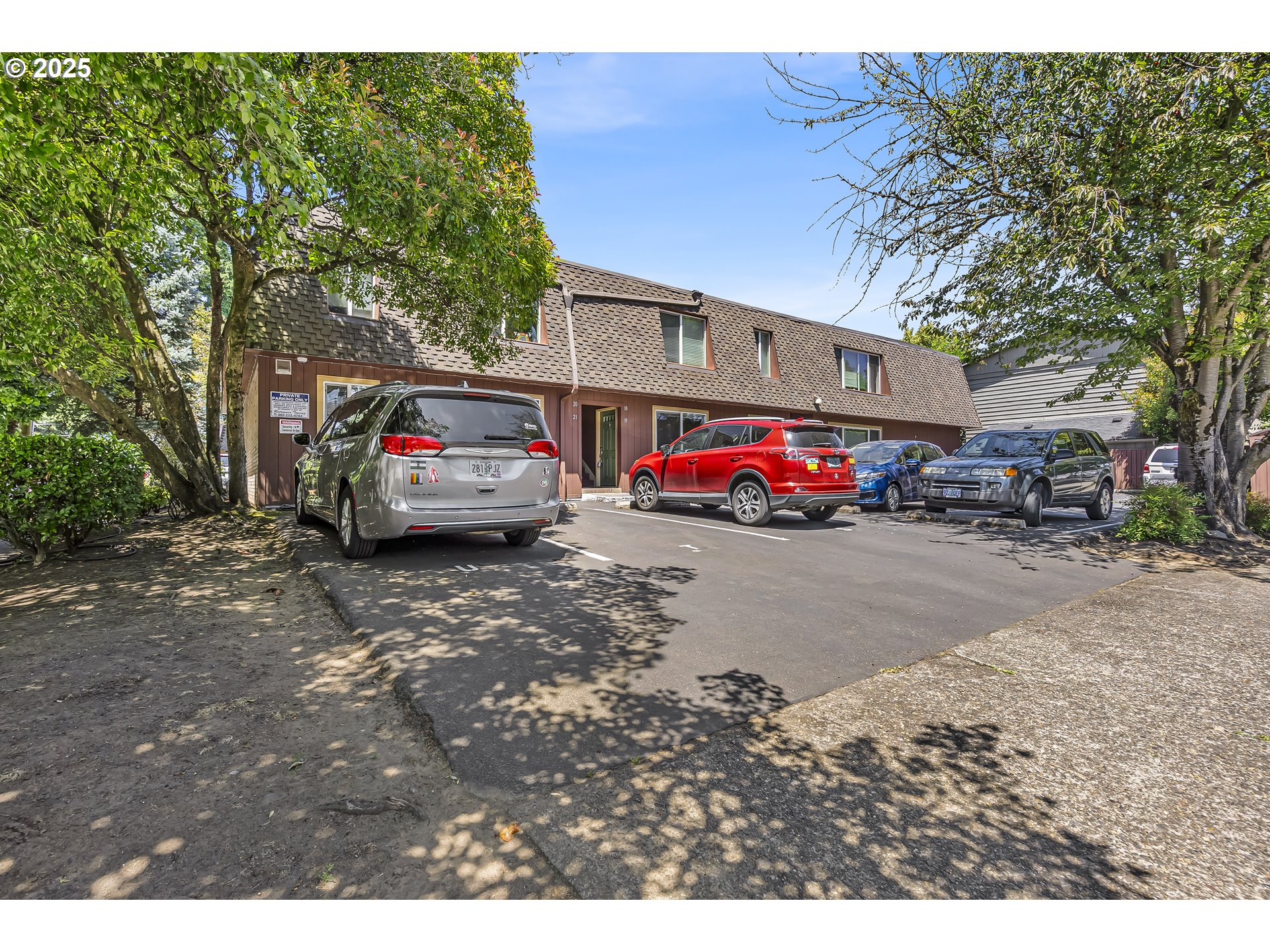 8833 N SYRACUSE ST 19