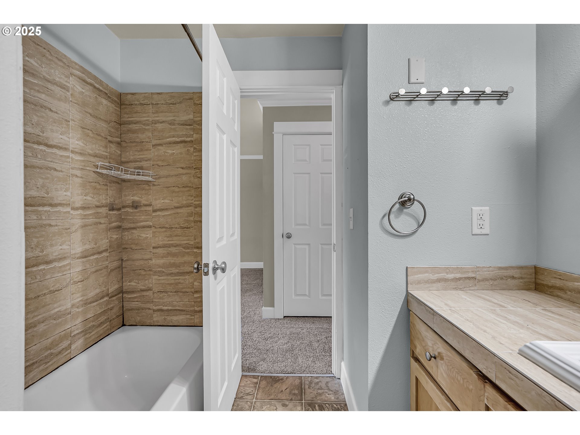 8833 N SYRACUSE ST 19