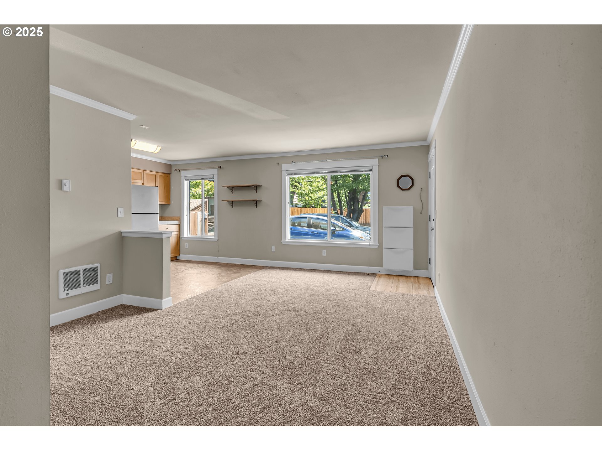 8833 N SYRACUSE ST 19