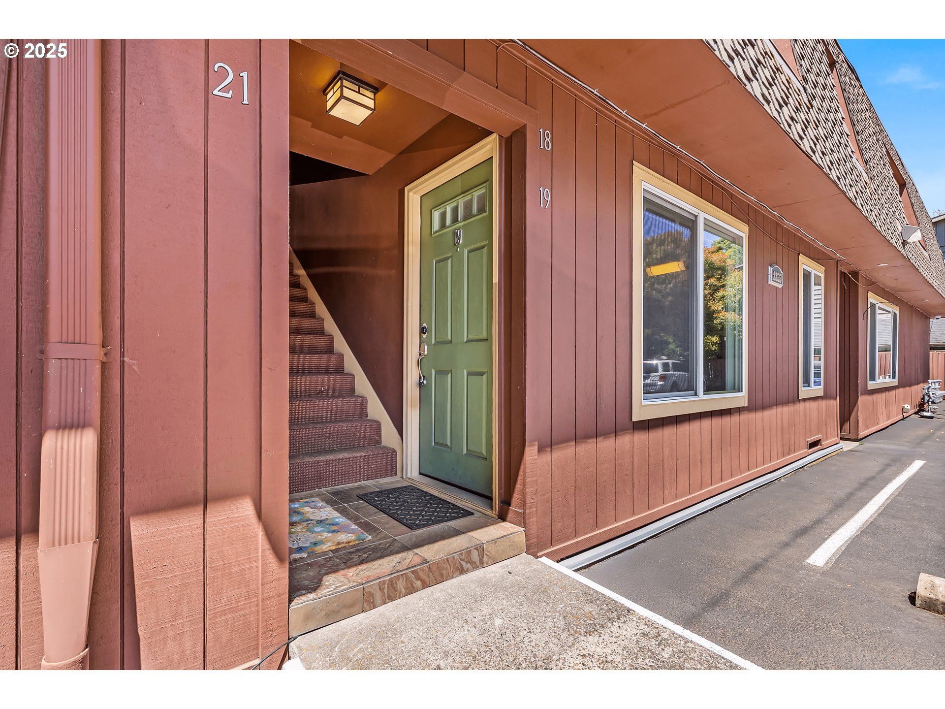 8833 N SYRACUSE ST 19