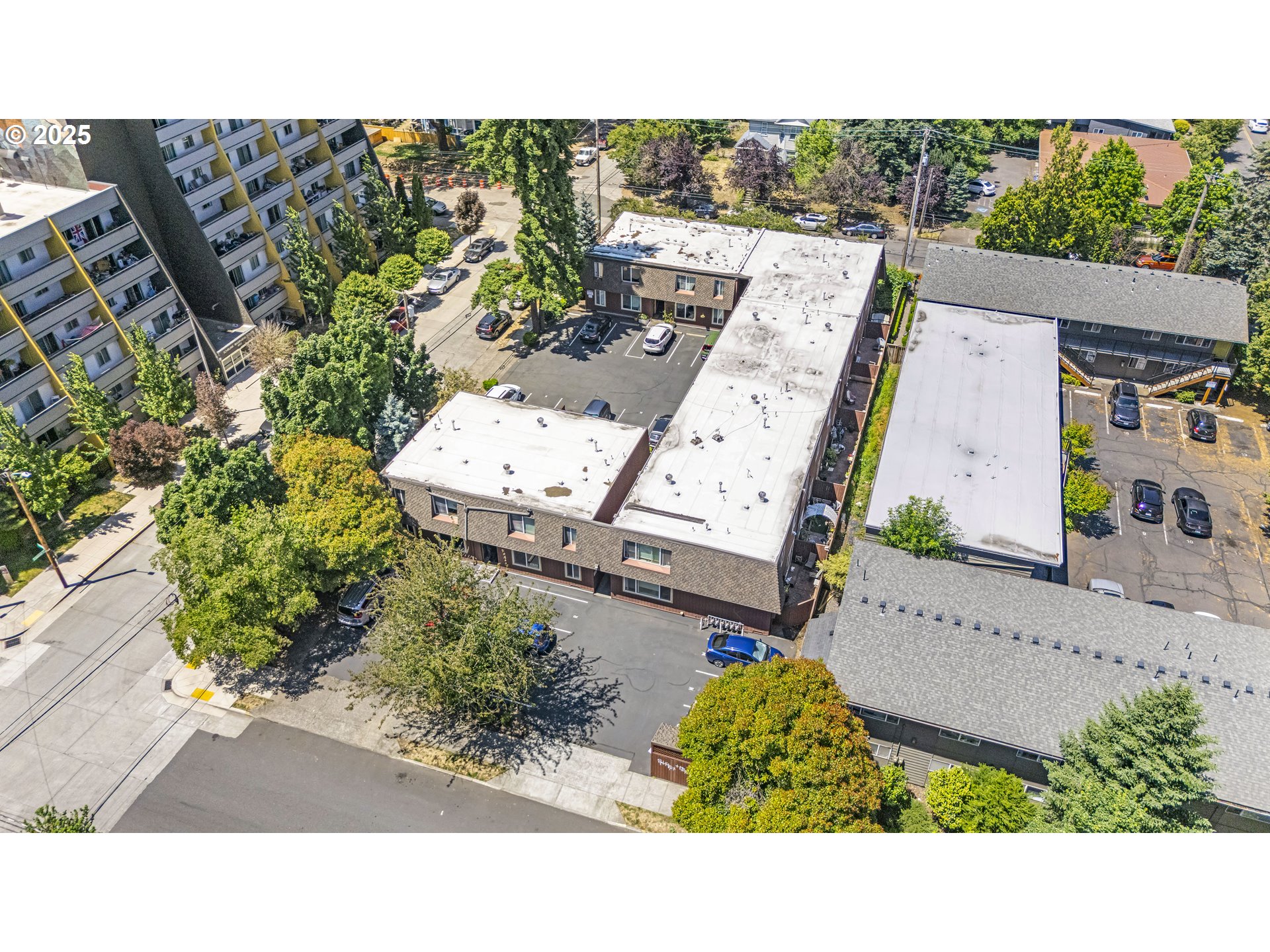 8833 N SYRACUSE ST 19