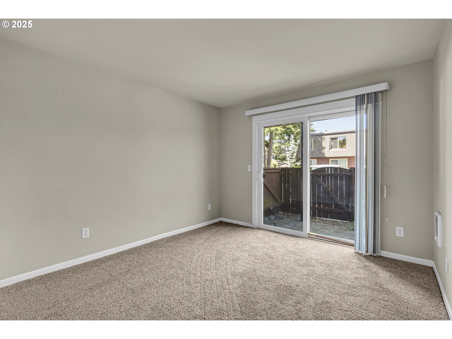 8833 N SYRACUSE ST 19