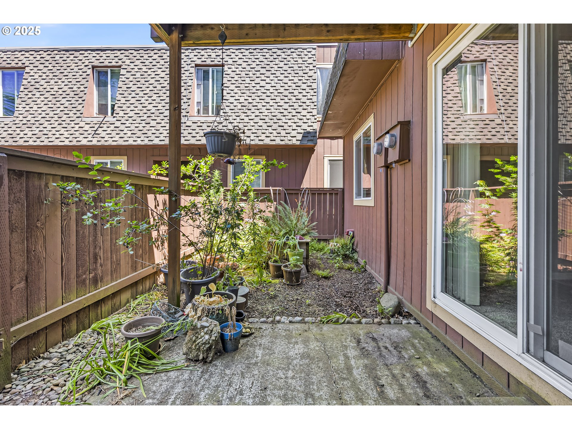 8833 N SYRACUSE ST 19