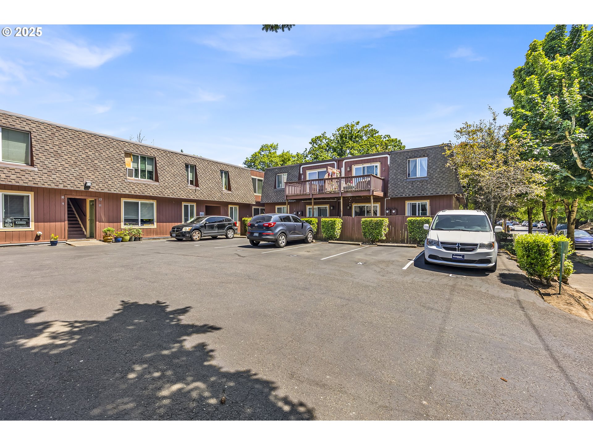 8833 N SYRACUSE ST 19