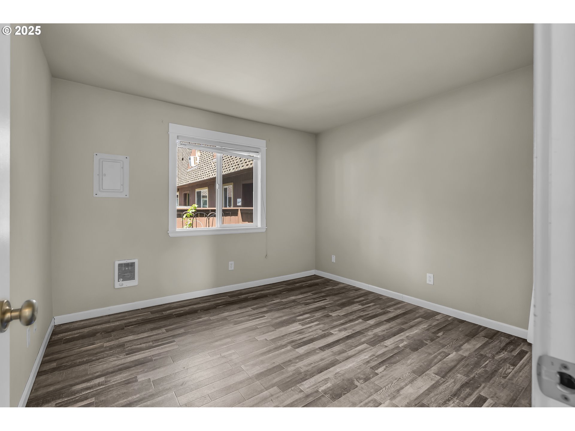 8833 N SYRACUSE ST 19