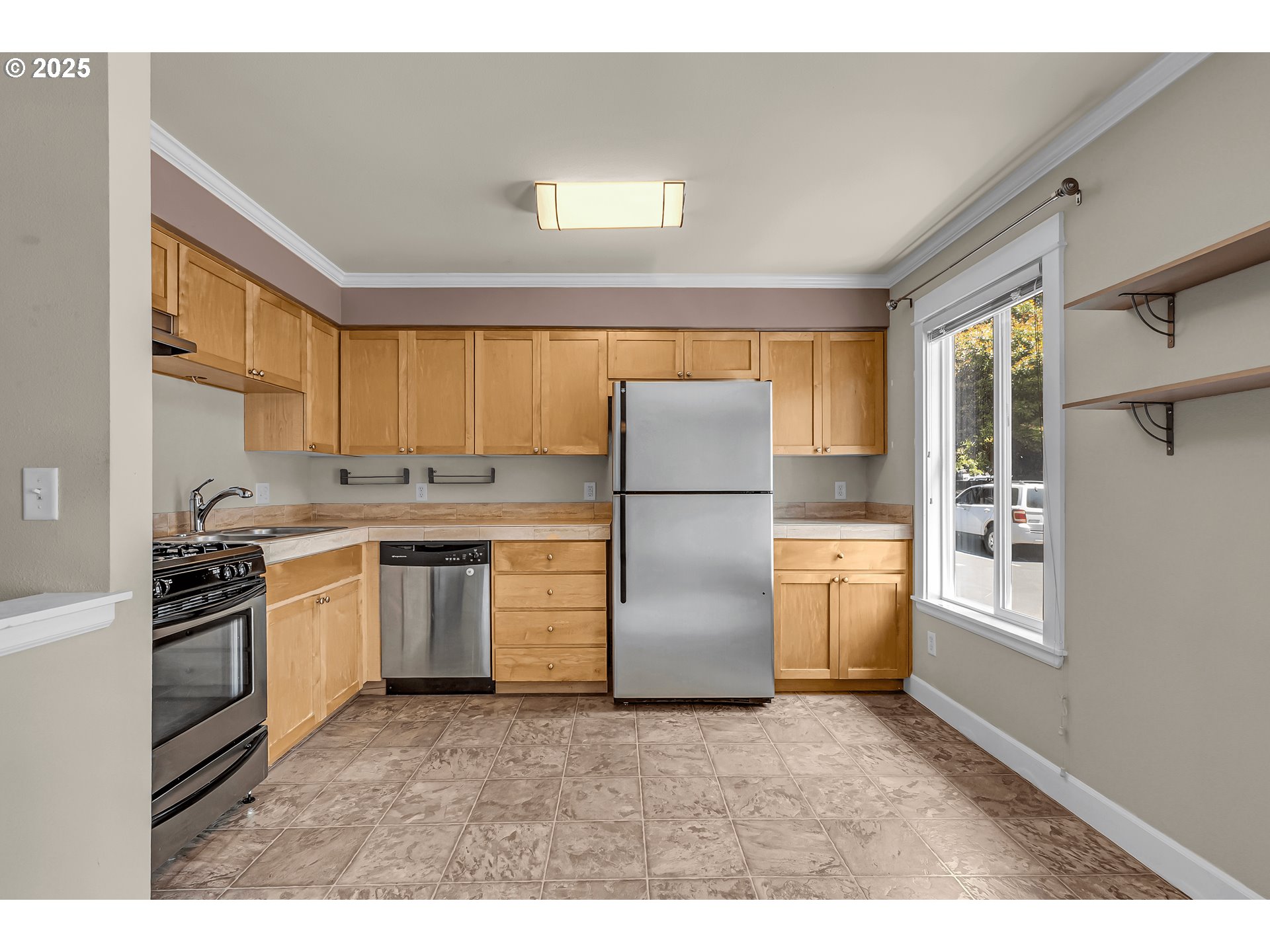 8833 N SYRACUSE ST 19