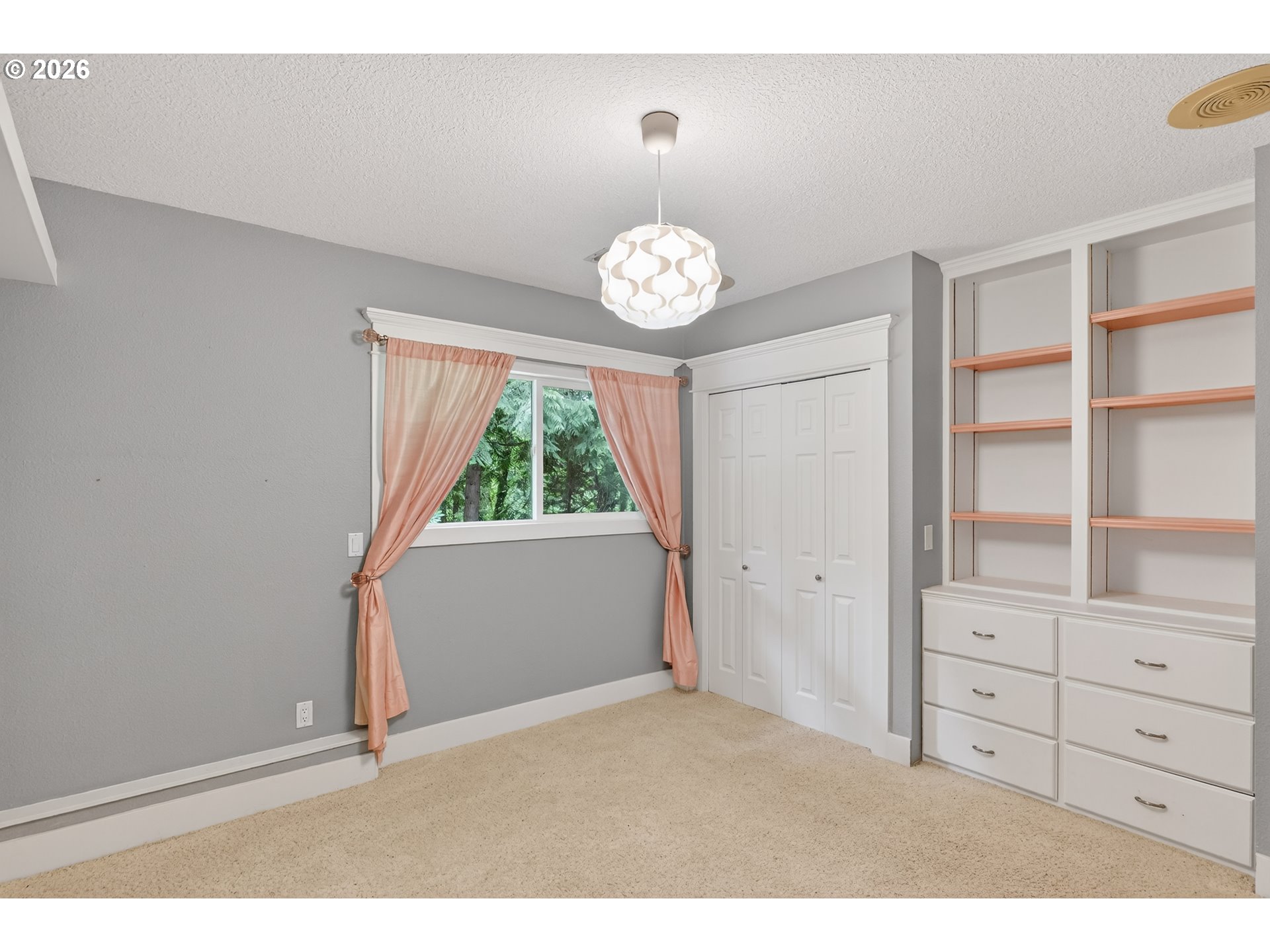725 CARRERA LN