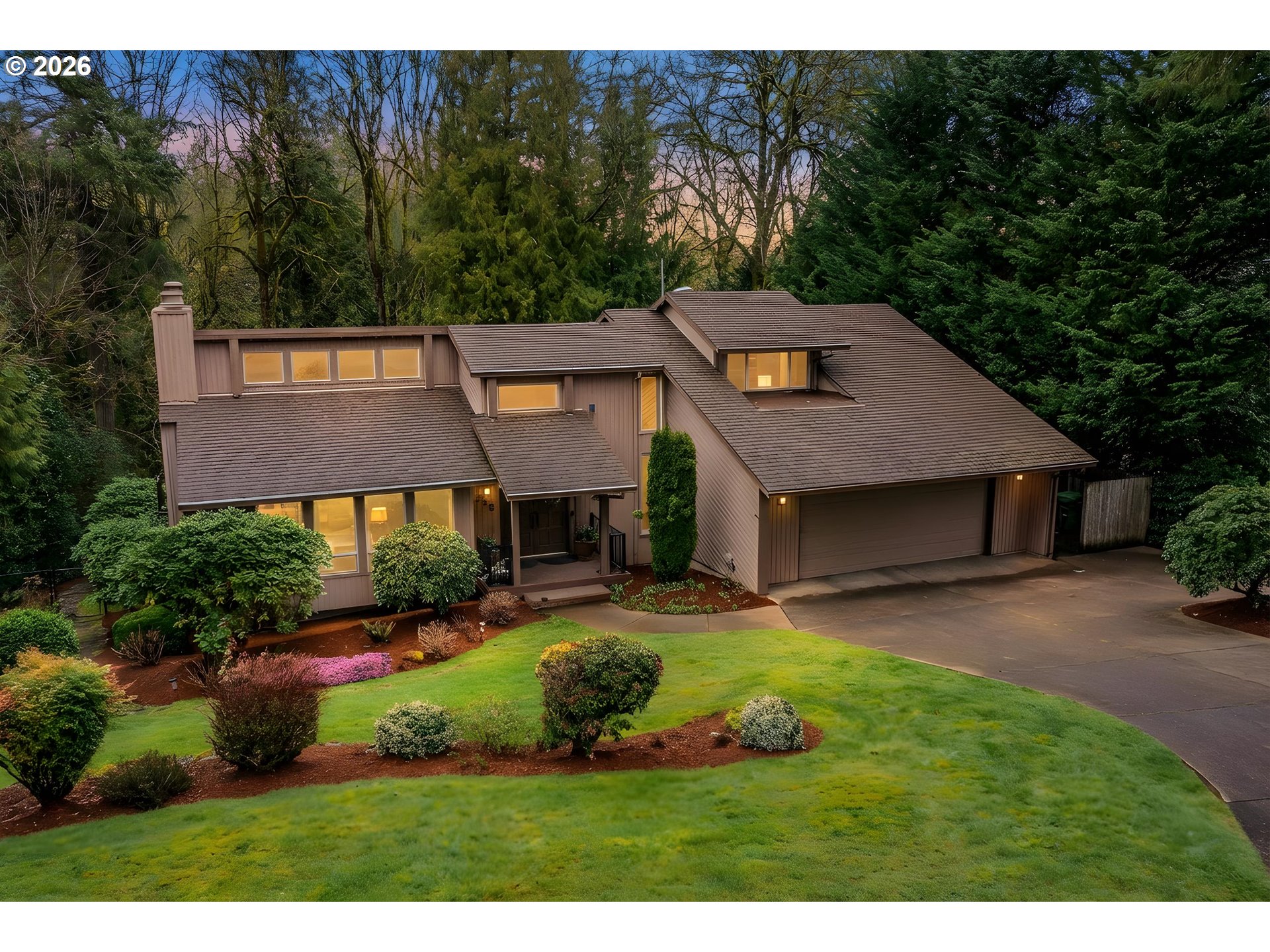 725 CARRERA LN