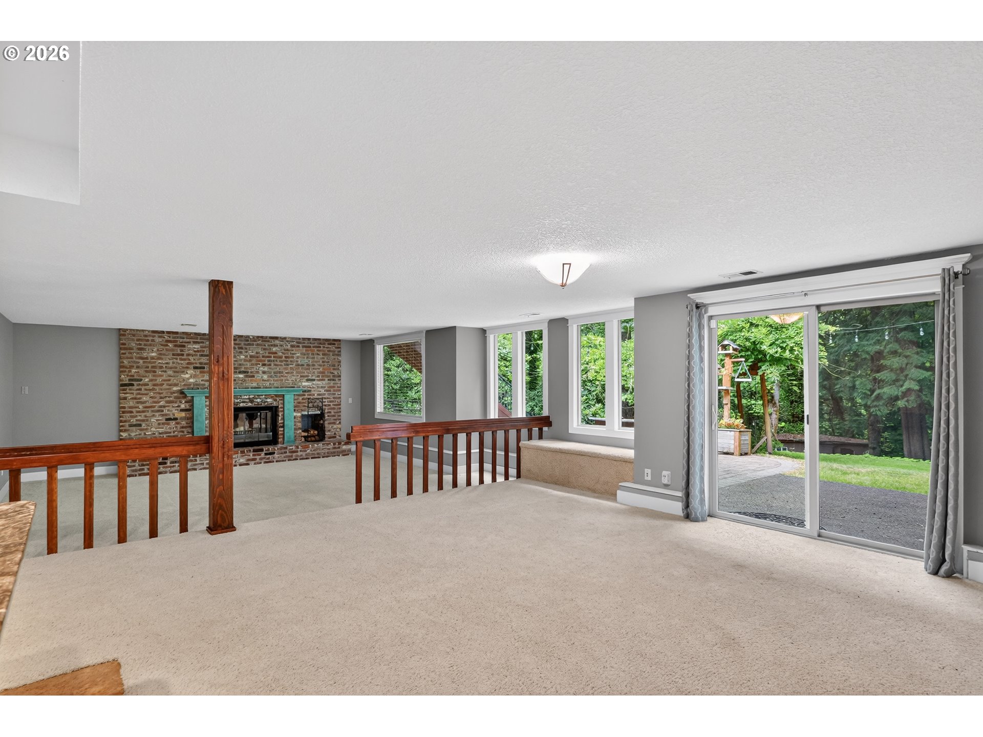 725 CARRERA LN
