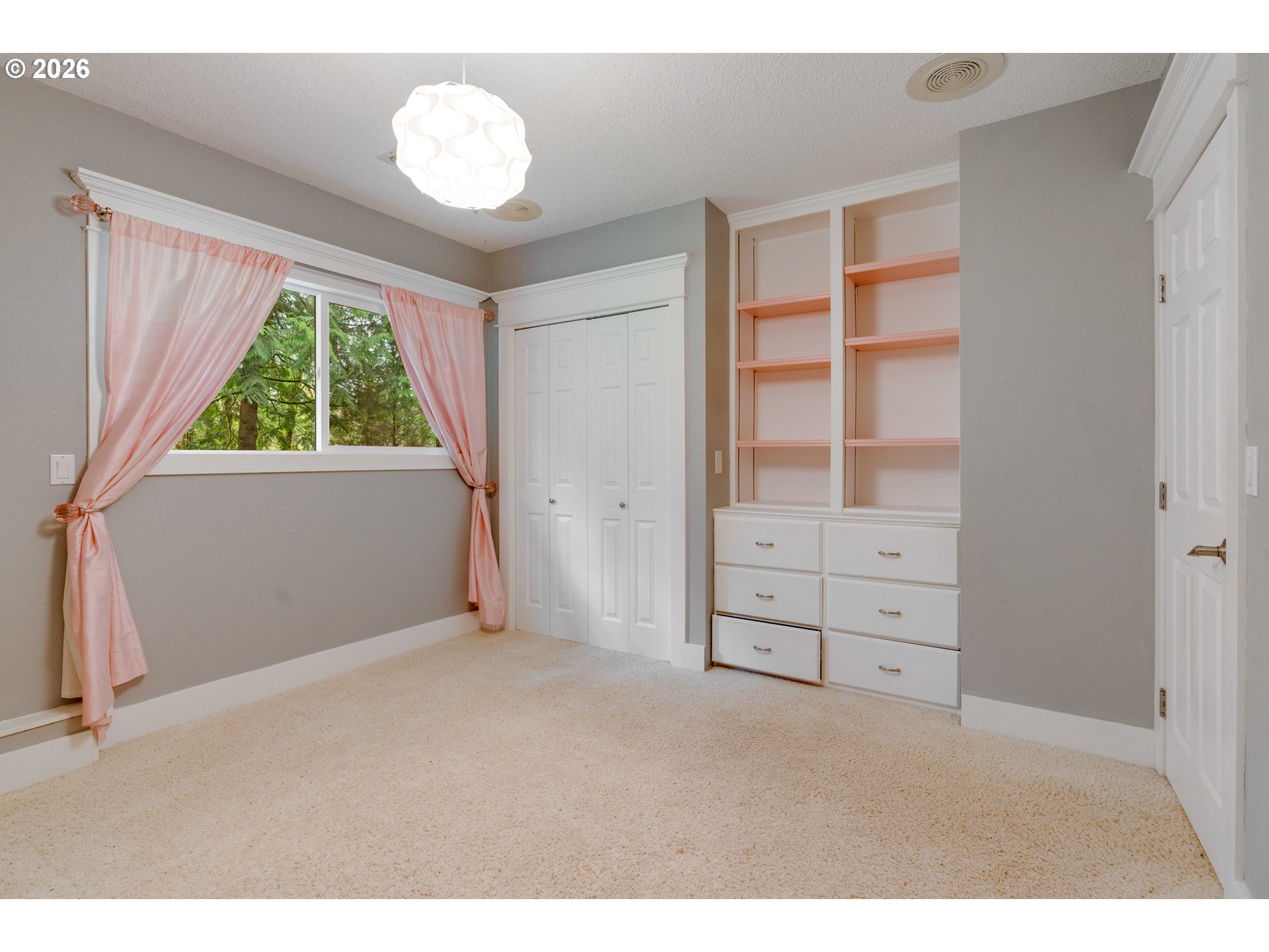 725 CARRERA LN