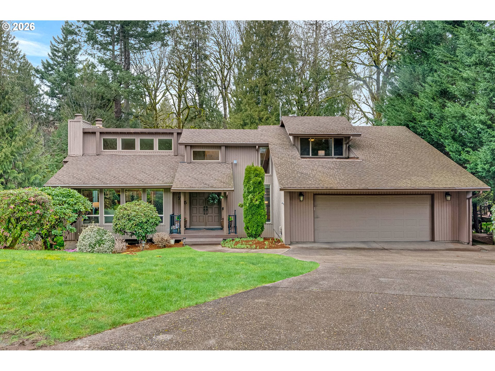 725 CARRERA LN