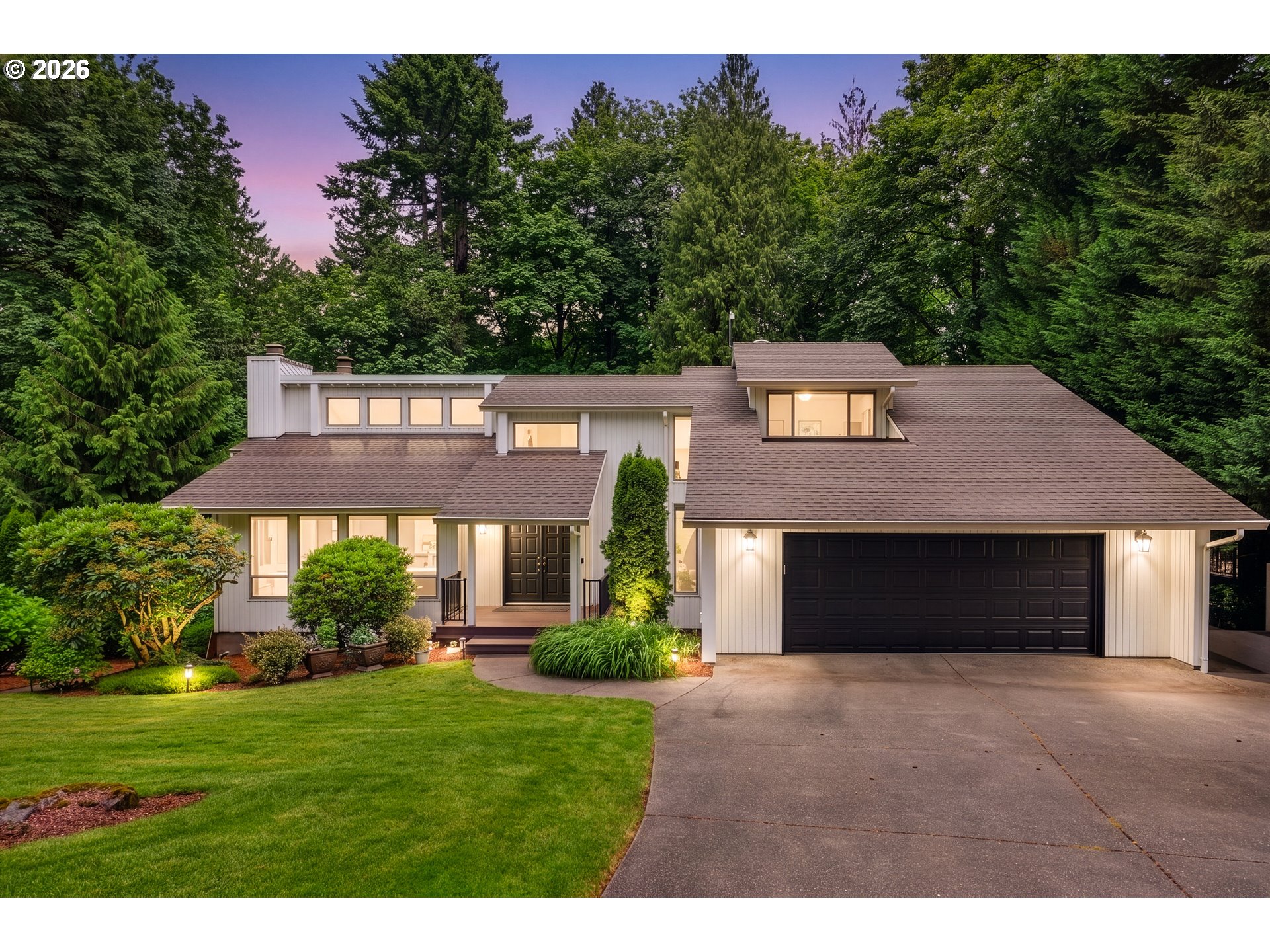 725 CARRERA LN