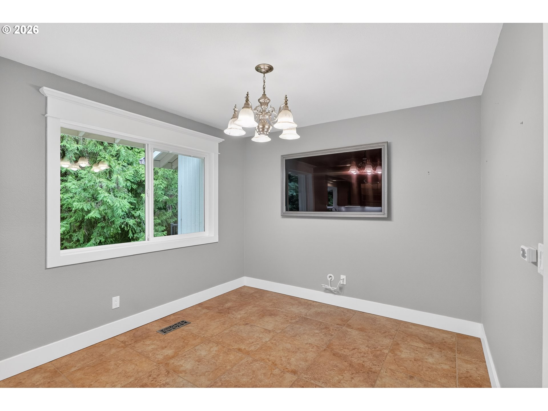 725 CARRERA LN