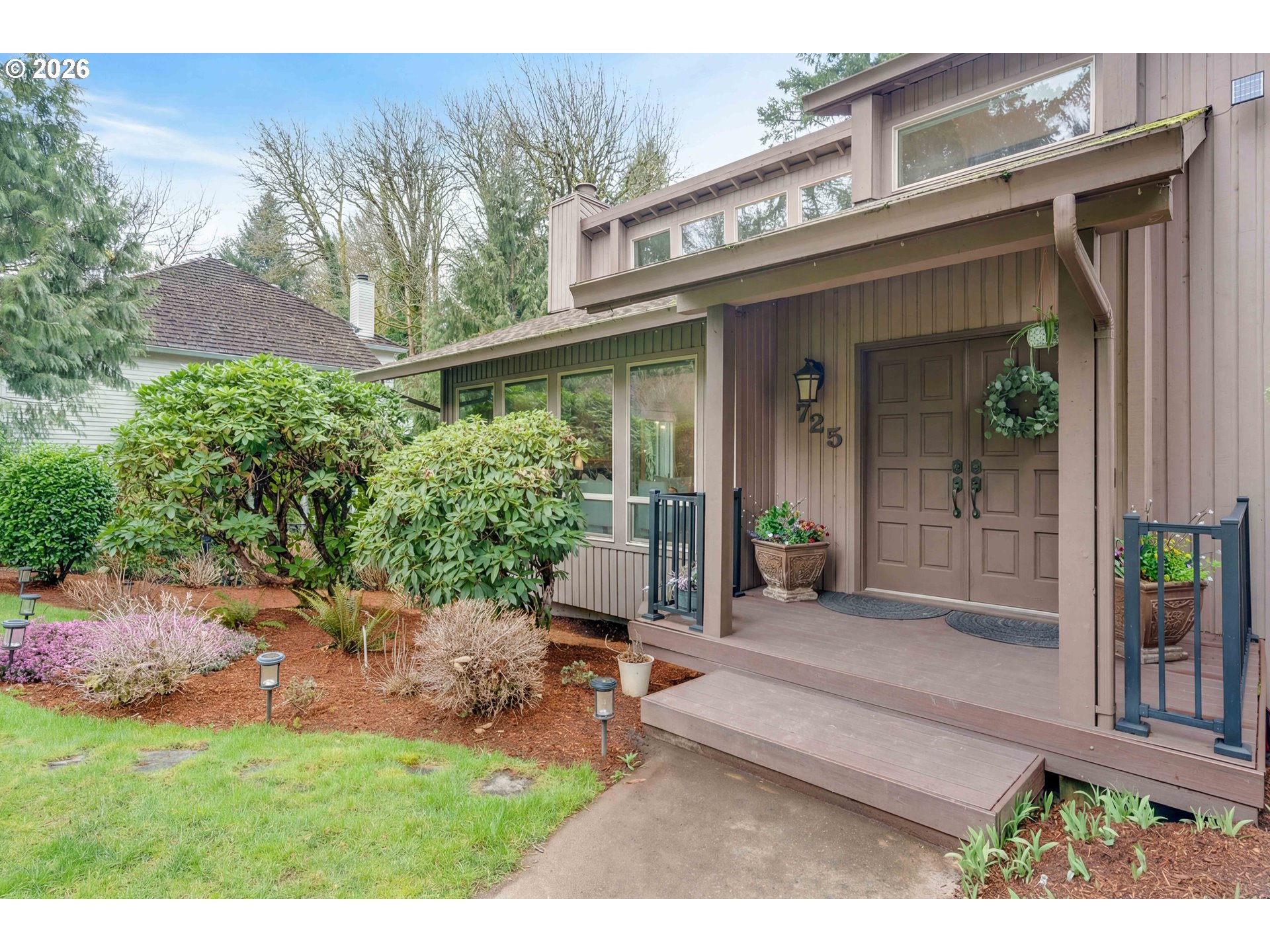 725 CARRERA LN