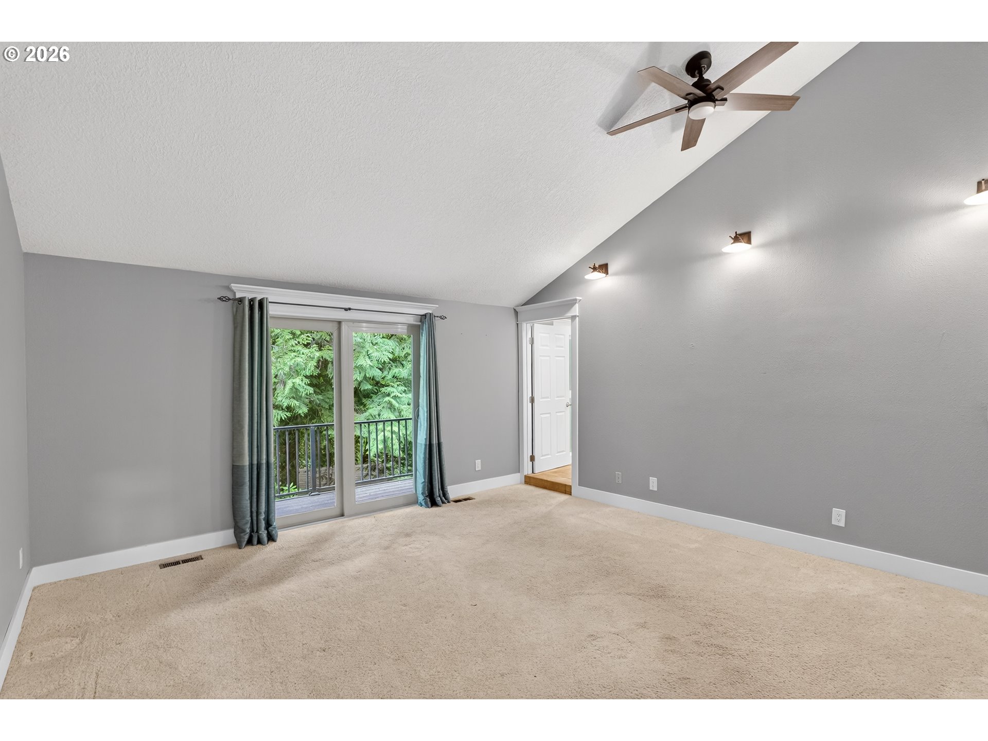 725 CARRERA LN