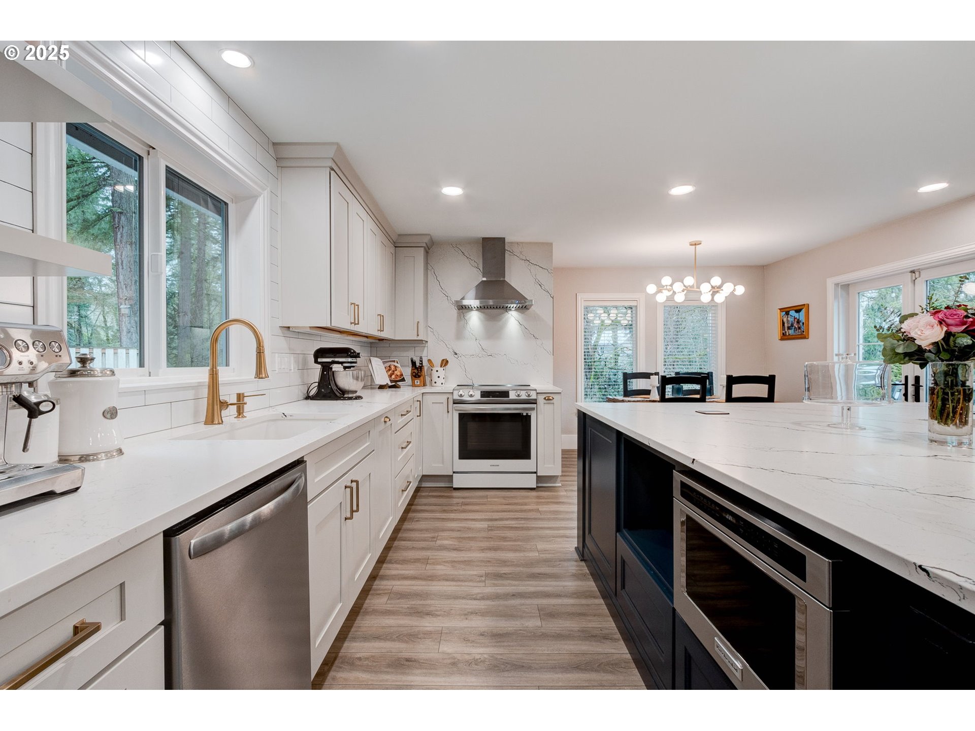 1818 COUNTRY CLUB RD