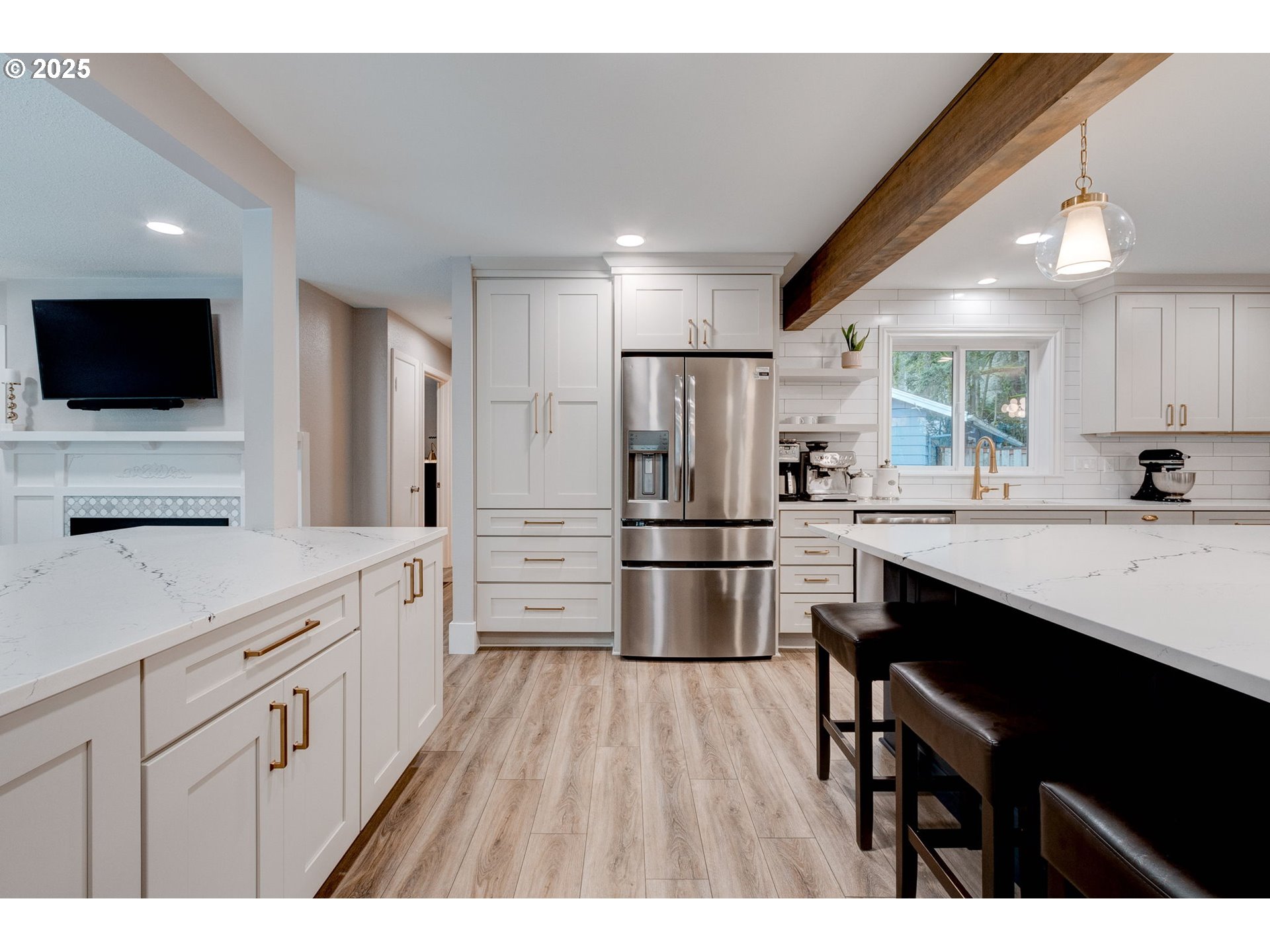 1818 COUNTRY CLUB RD