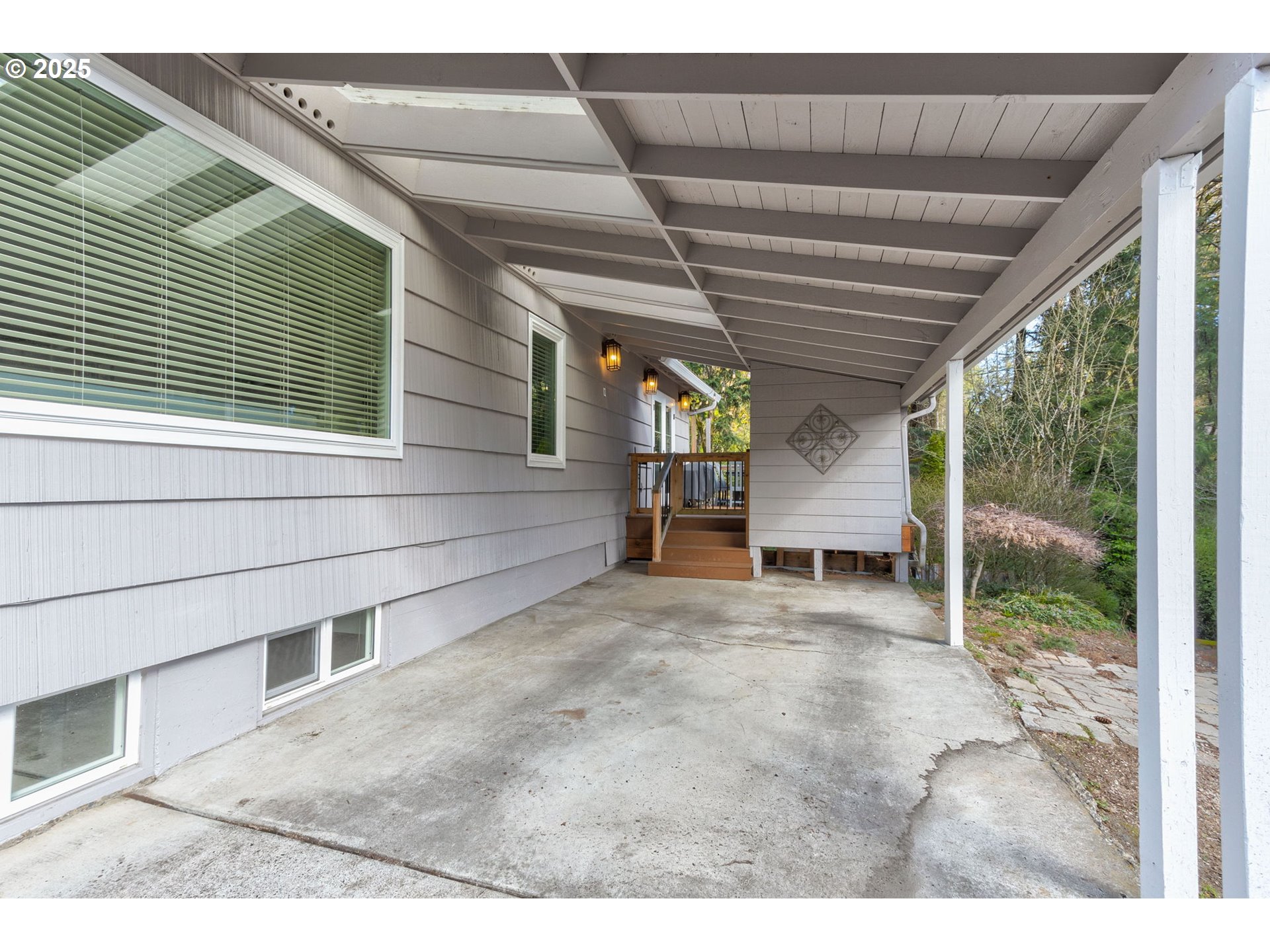 1818 COUNTRY CLUB RD