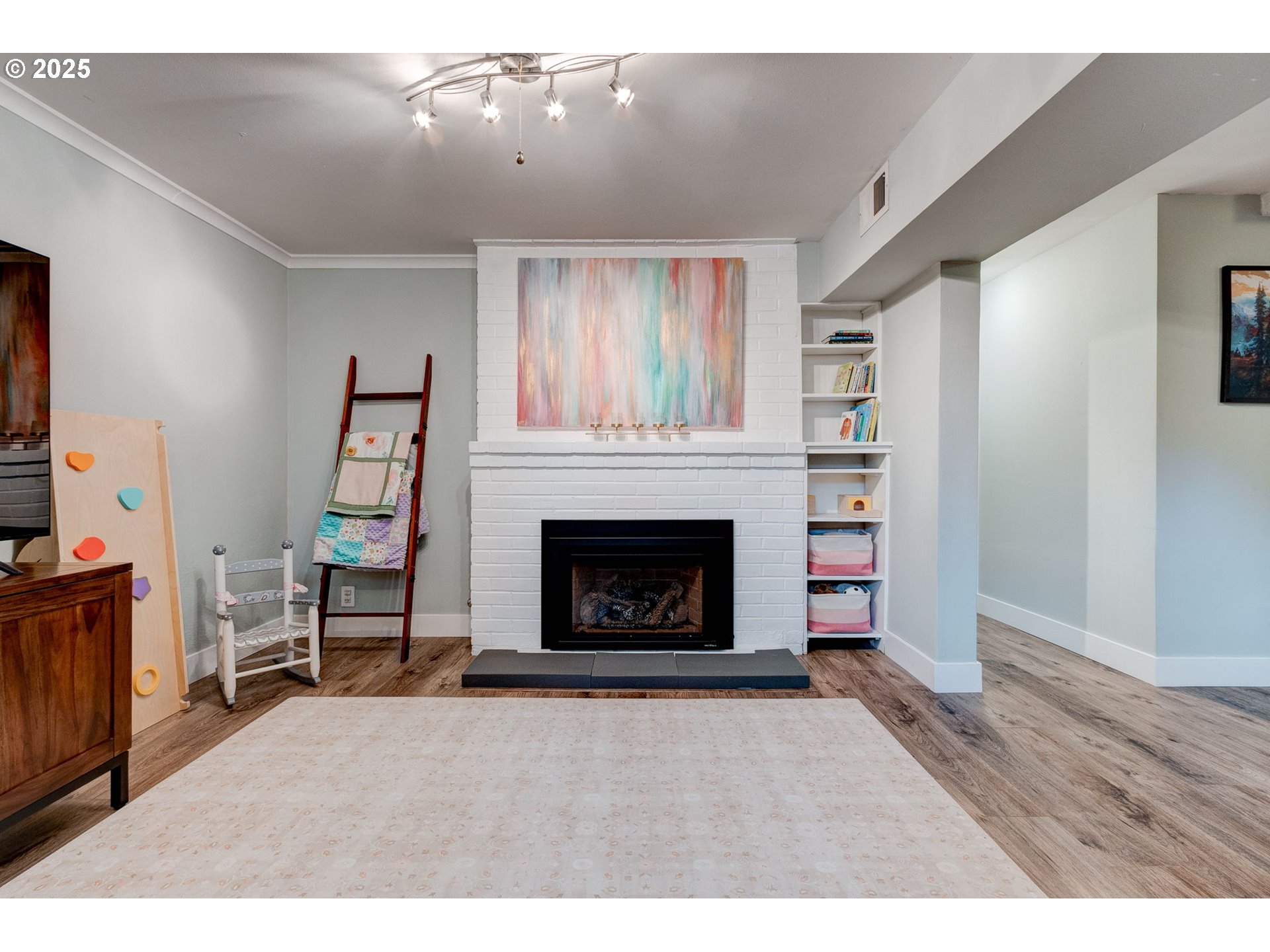 1818 COUNTRY CLUB RD