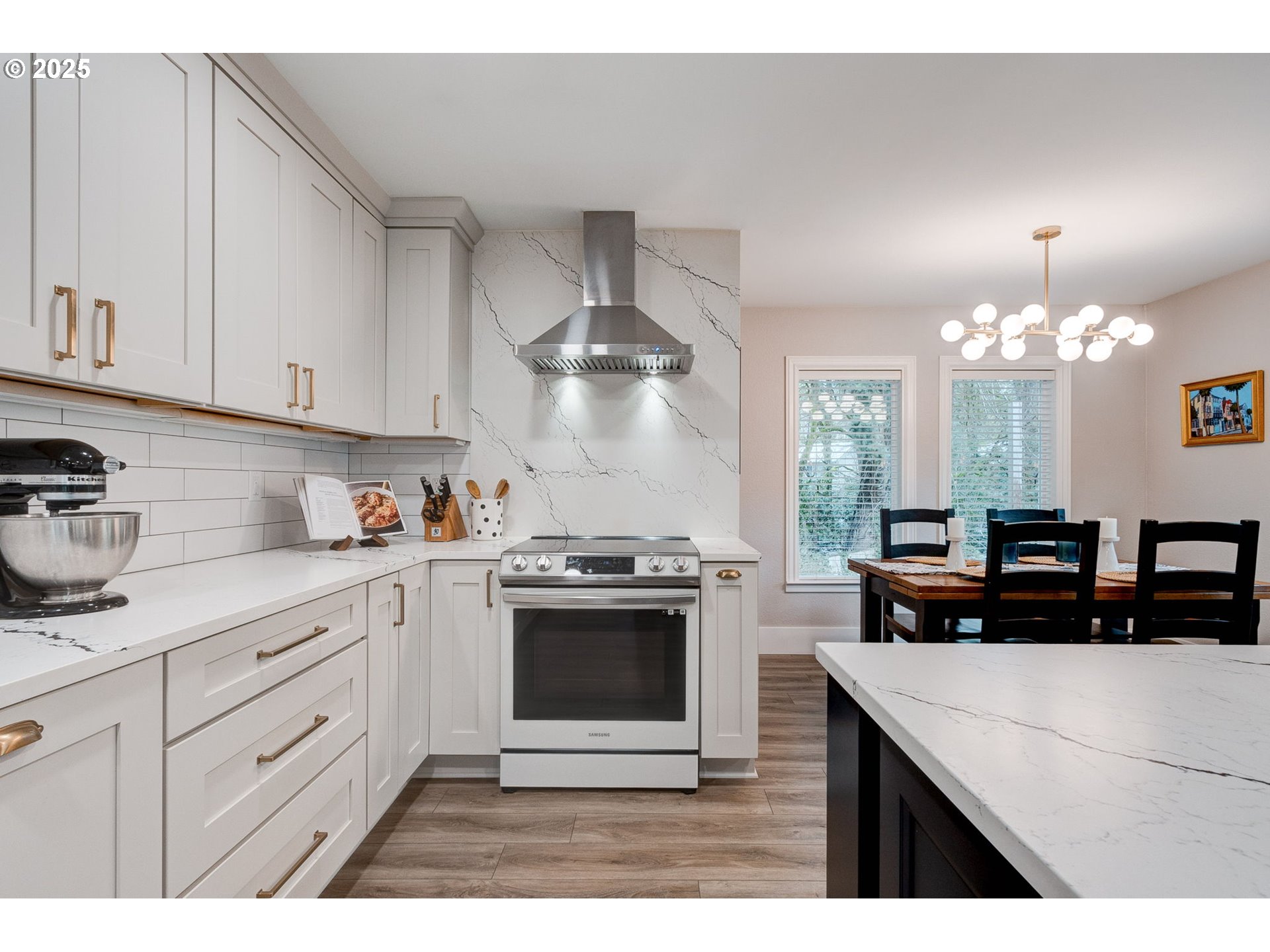 1818 COUNTRY CLUB RD