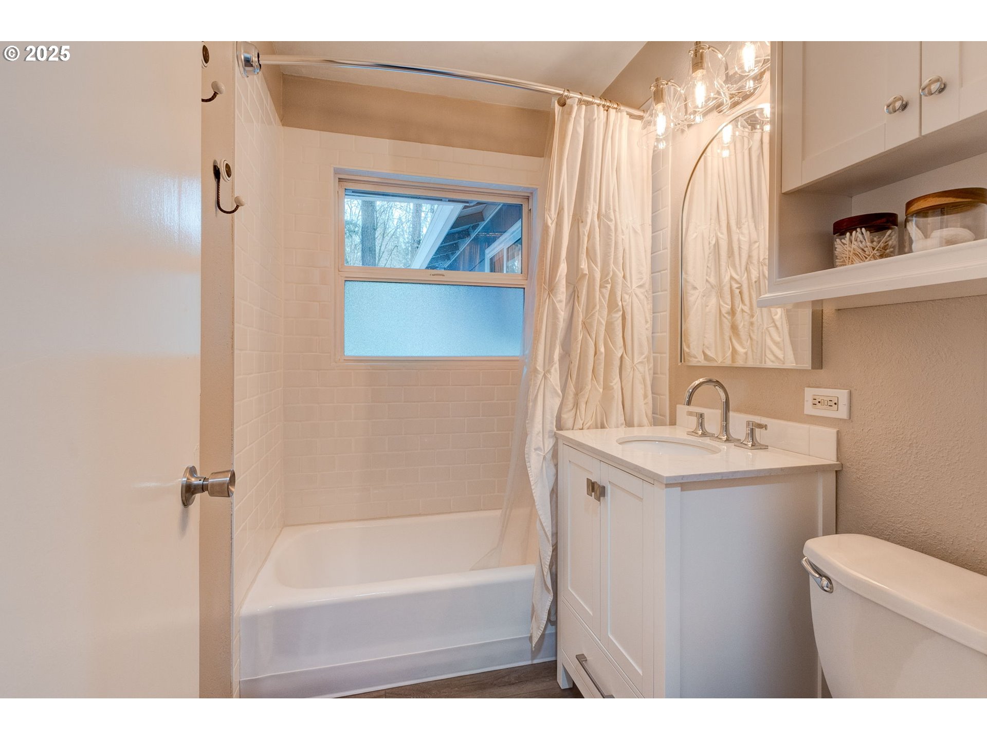 1818 COUNTRY CLUB RD