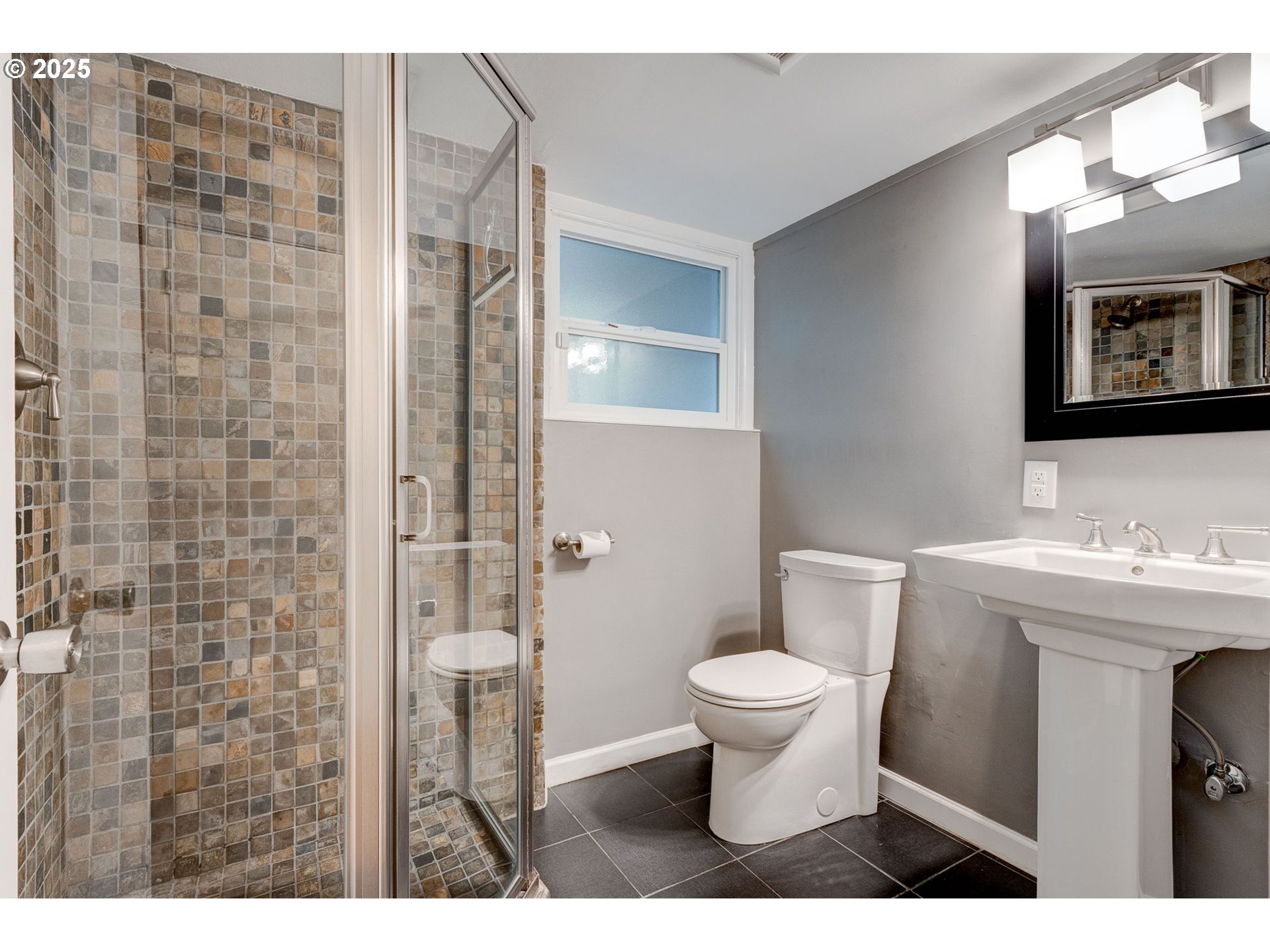 1818 COUNTRY CLUB RD