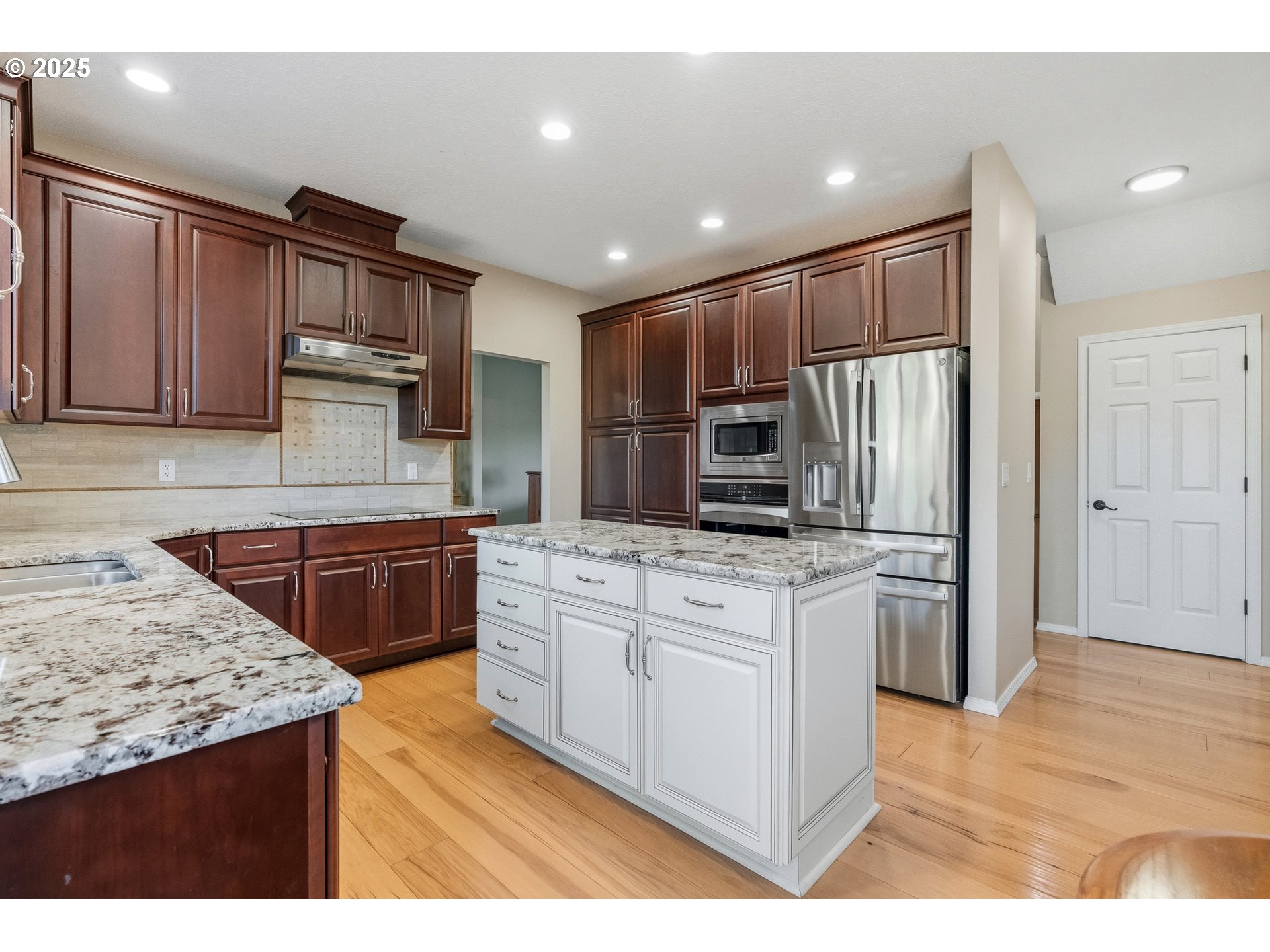 20194 CANYON RIDGE DR