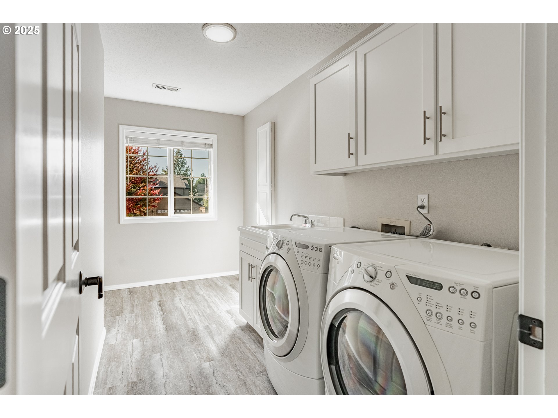 20194 CANYON RIDGE DR