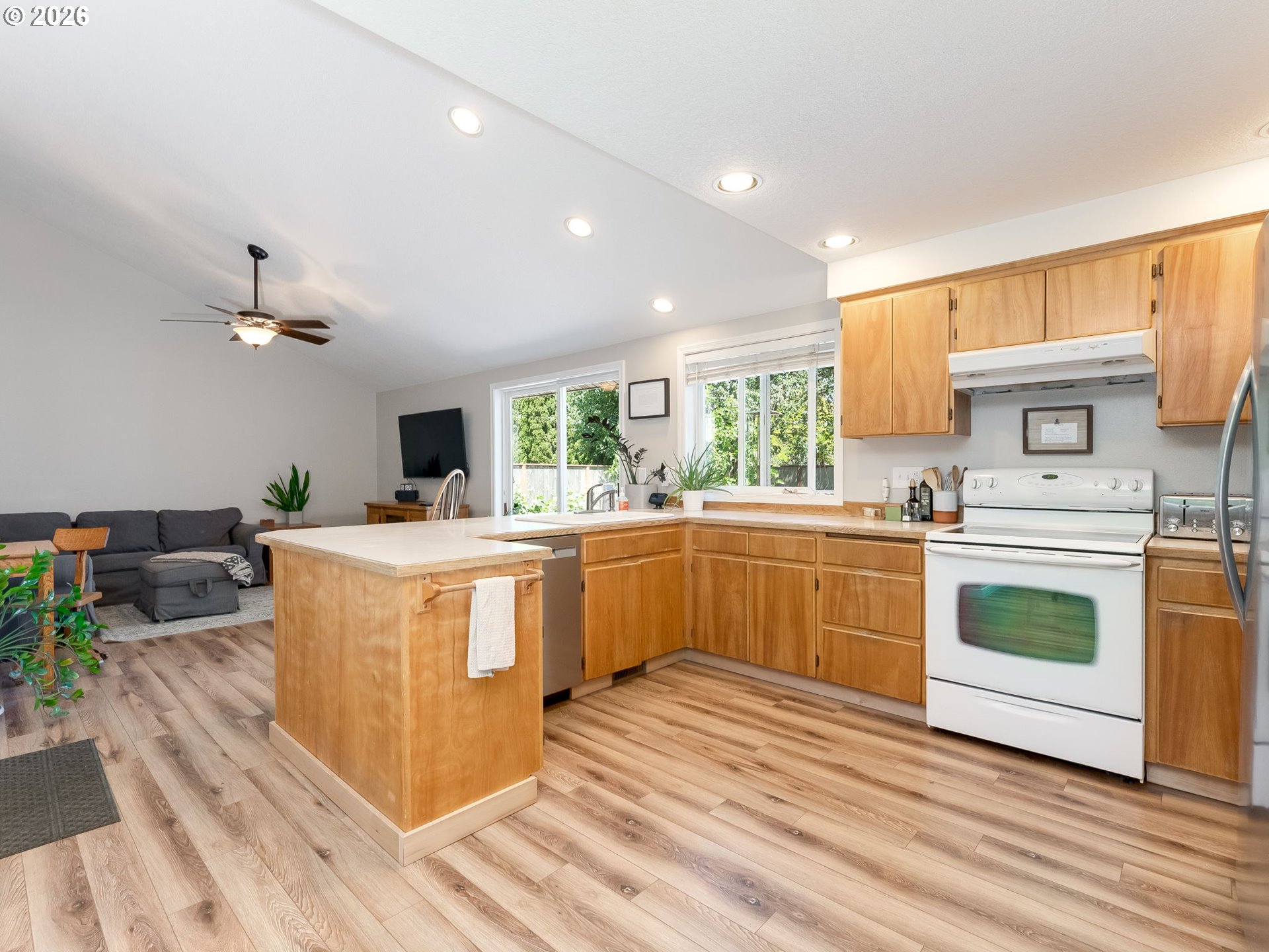 638 SW WESTVIEW DR, McMinnville
