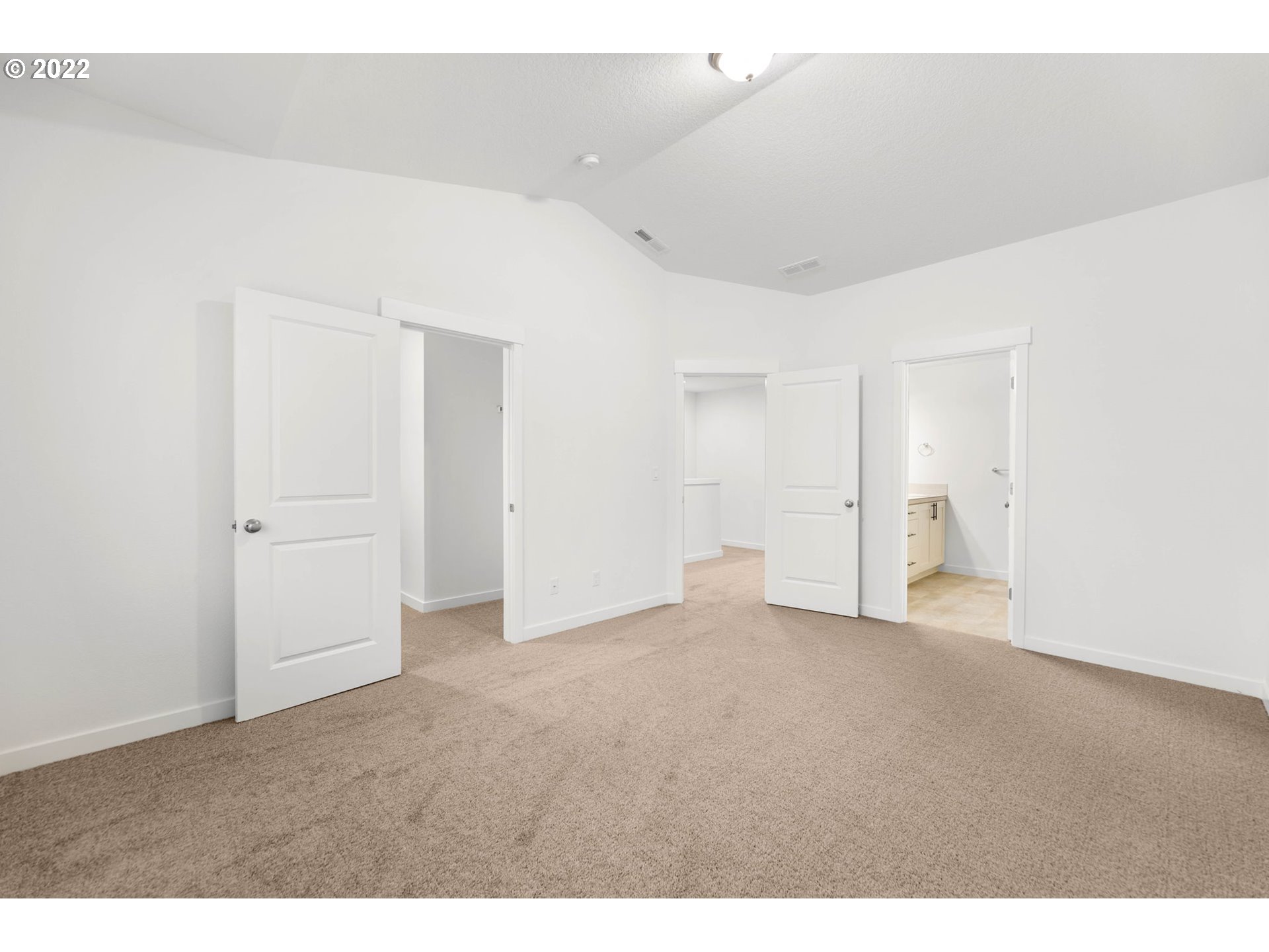 3129 S LINDEN ST LT770