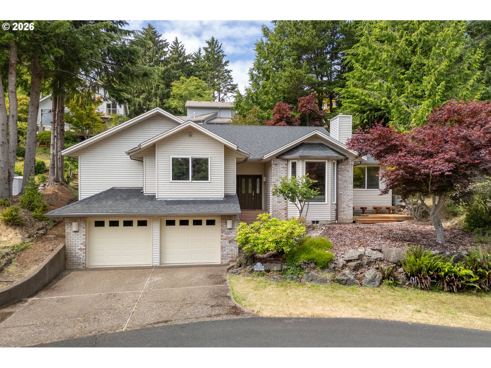 1255 NE LAKEWOOD