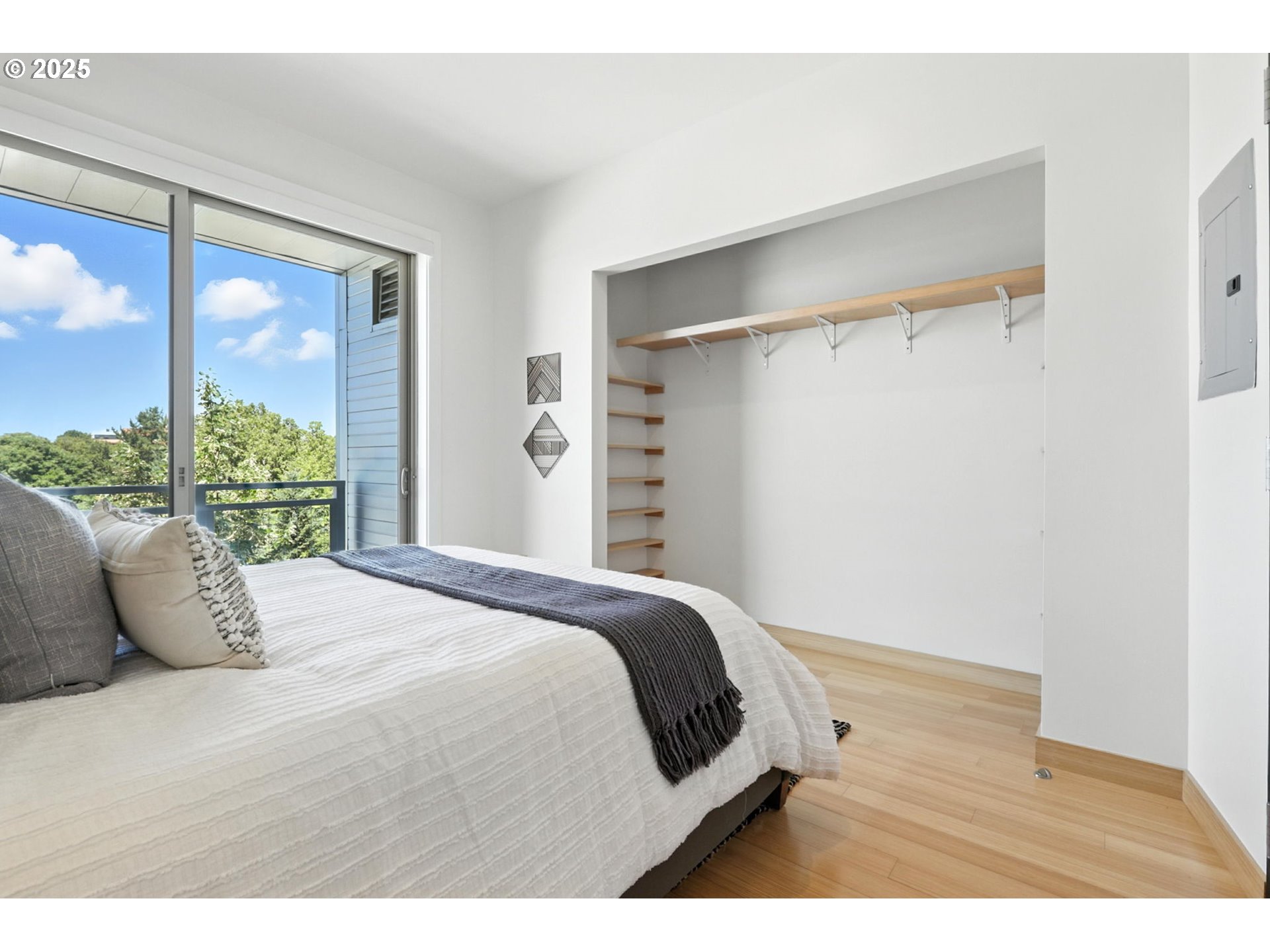 12600 SW CRESCENT ST 304