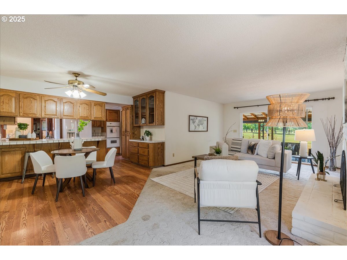 1475 NE COUNTRY CLUB AVE