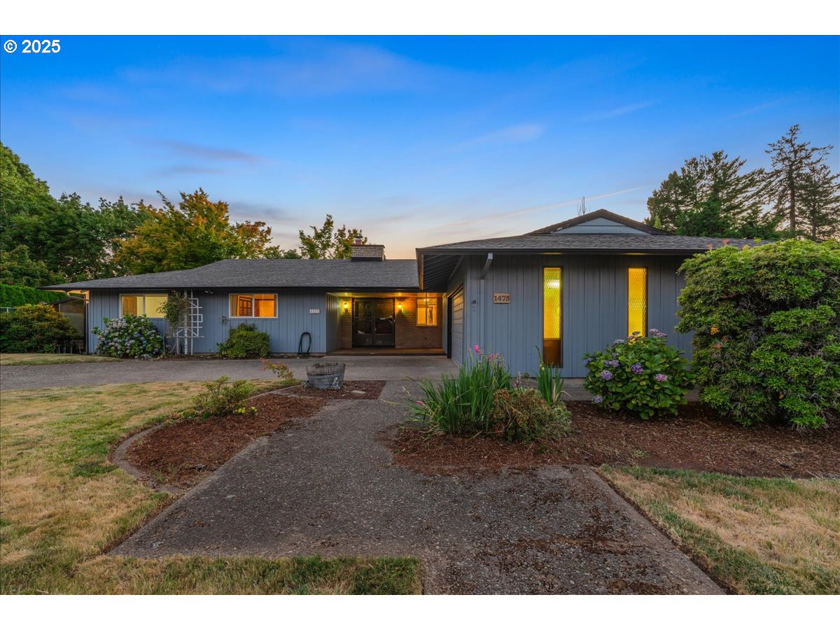 1475 NE COUNTRY CLUB AVE