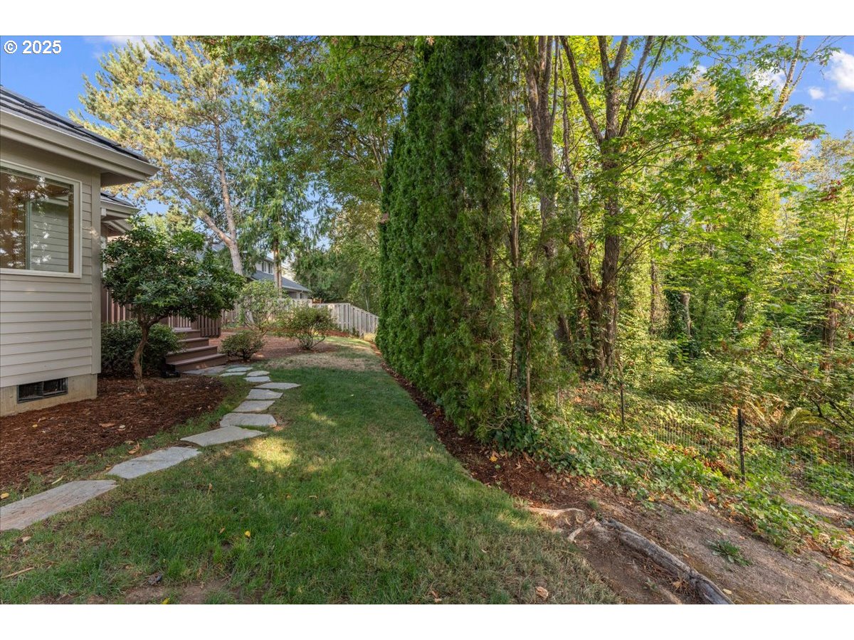 6797 SW FERNBROOK CT