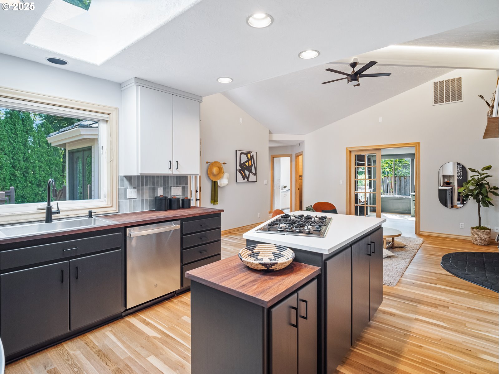 6797 SW FERNBROOK CT