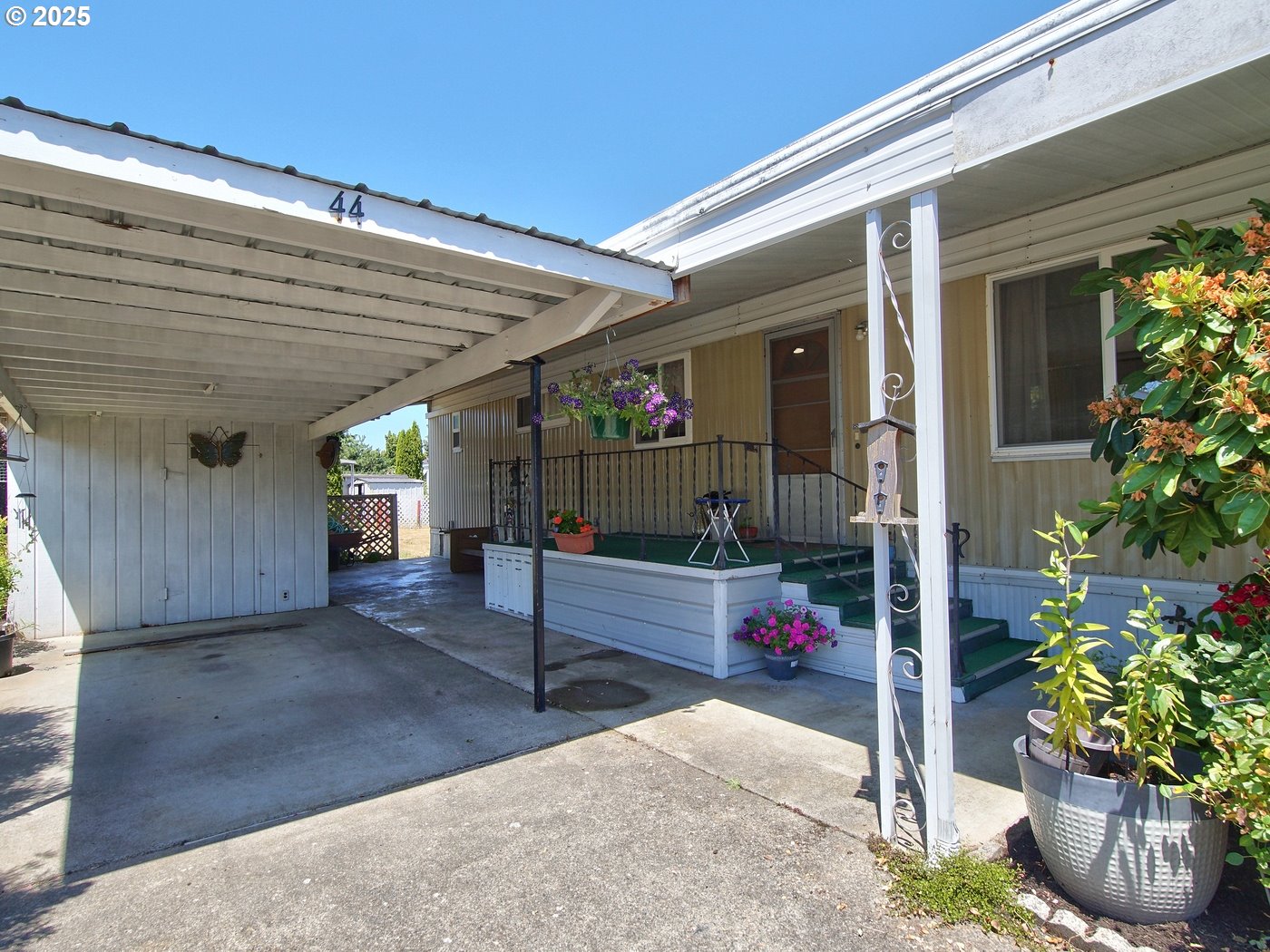 2681 SE River Rd RD 44
