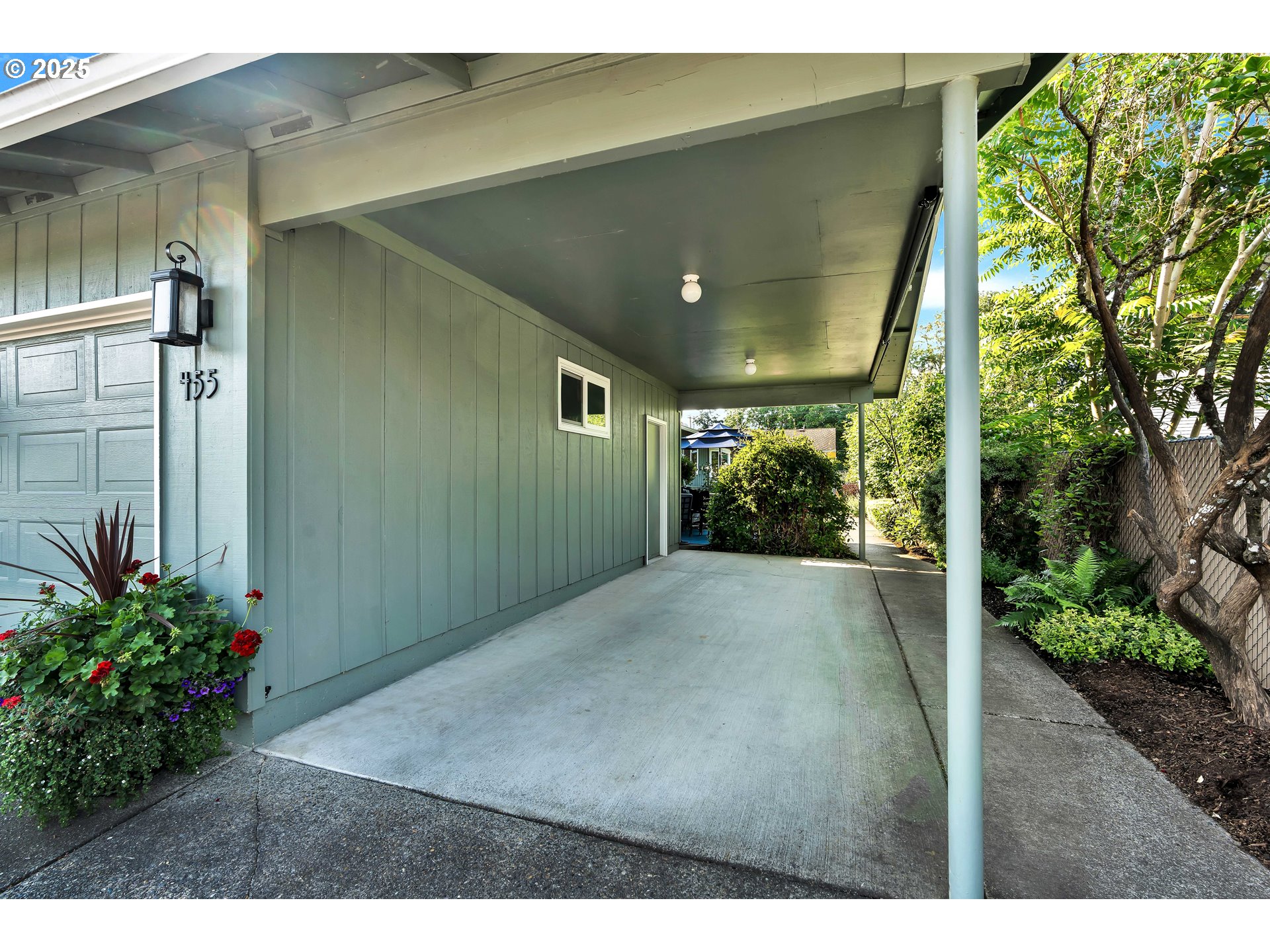 455 FIRST ST