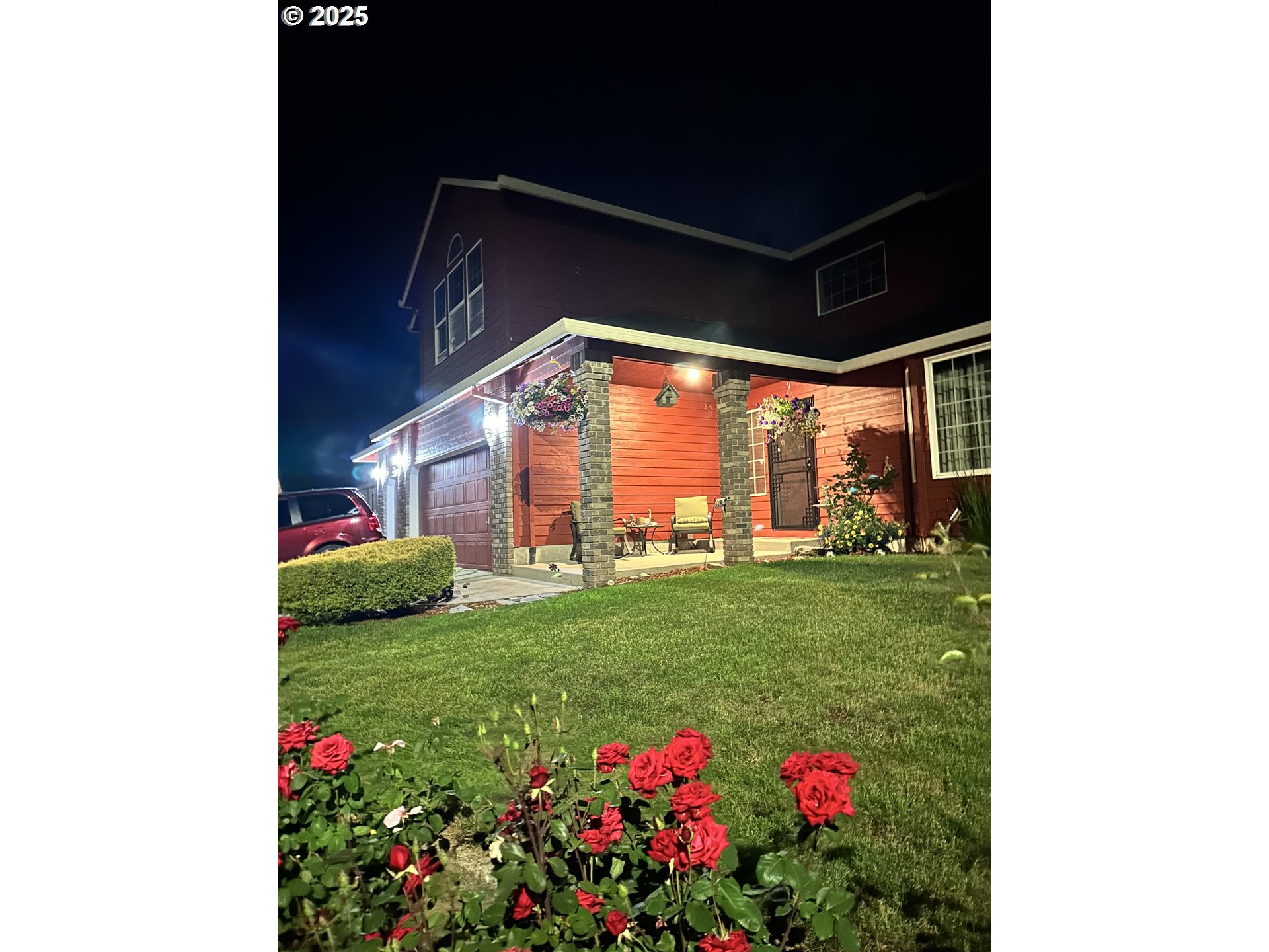 1013 SE HACIENDA LN