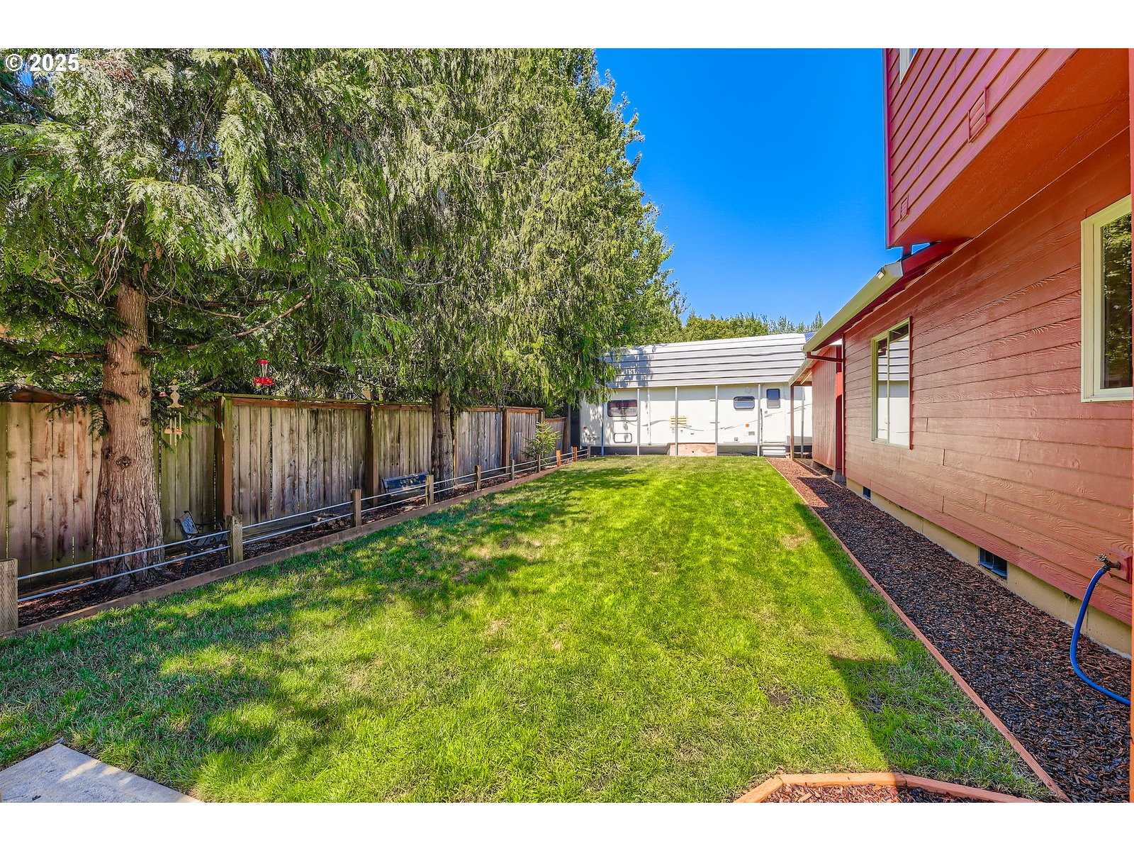 1013 SE HACIENDA LN