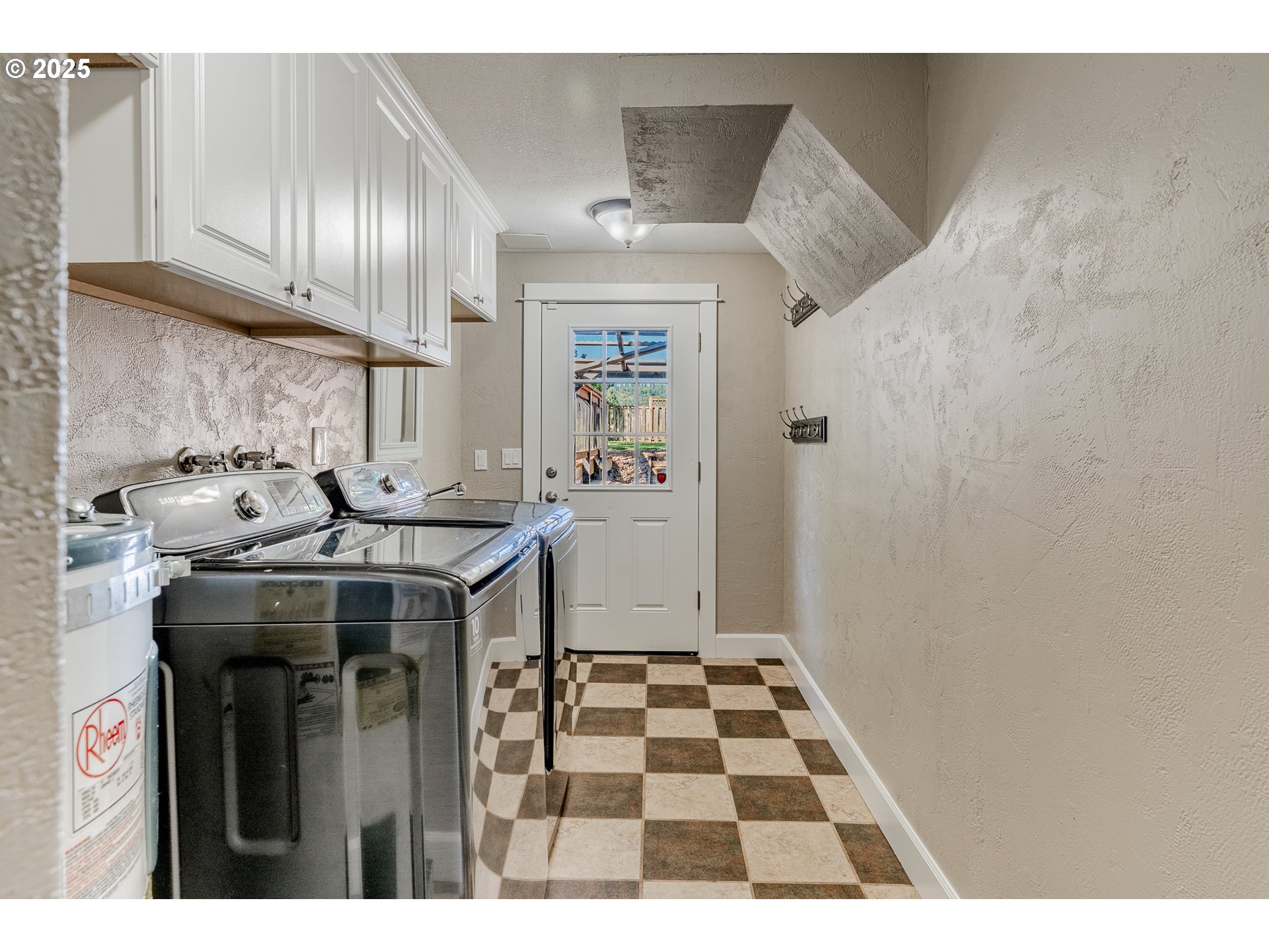 1101 RYAN CT