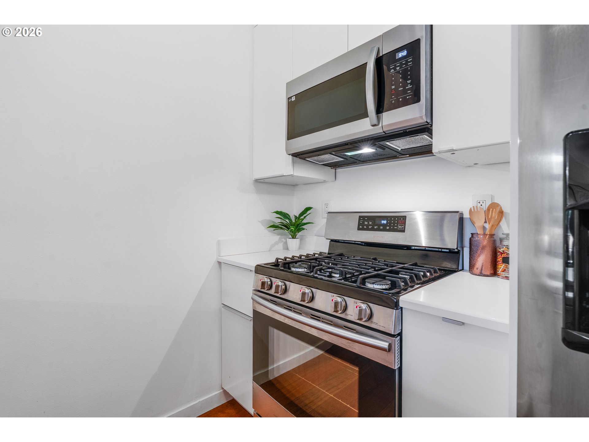 1030 NW JOHNSON ST 201