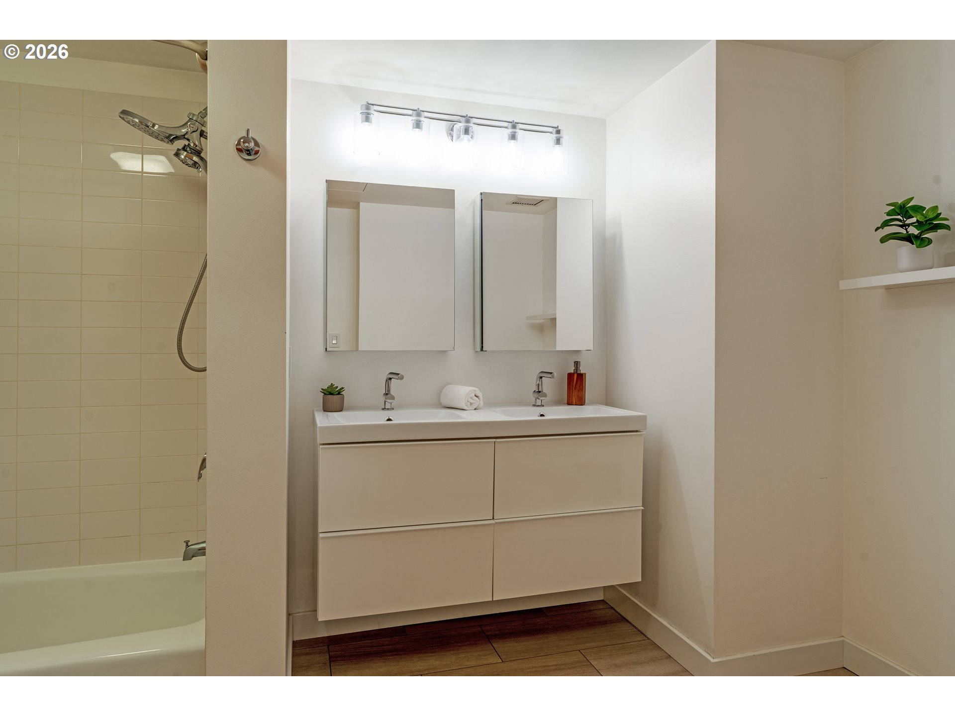 1030 NW JOHNSON ST 201