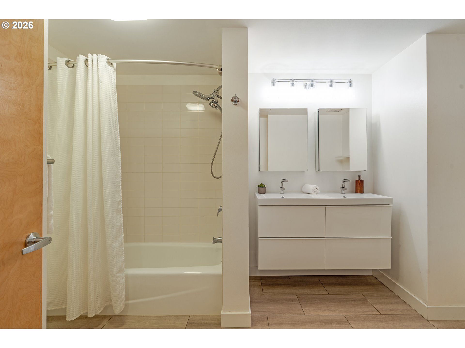 1030 NW JOHNSON ST 201