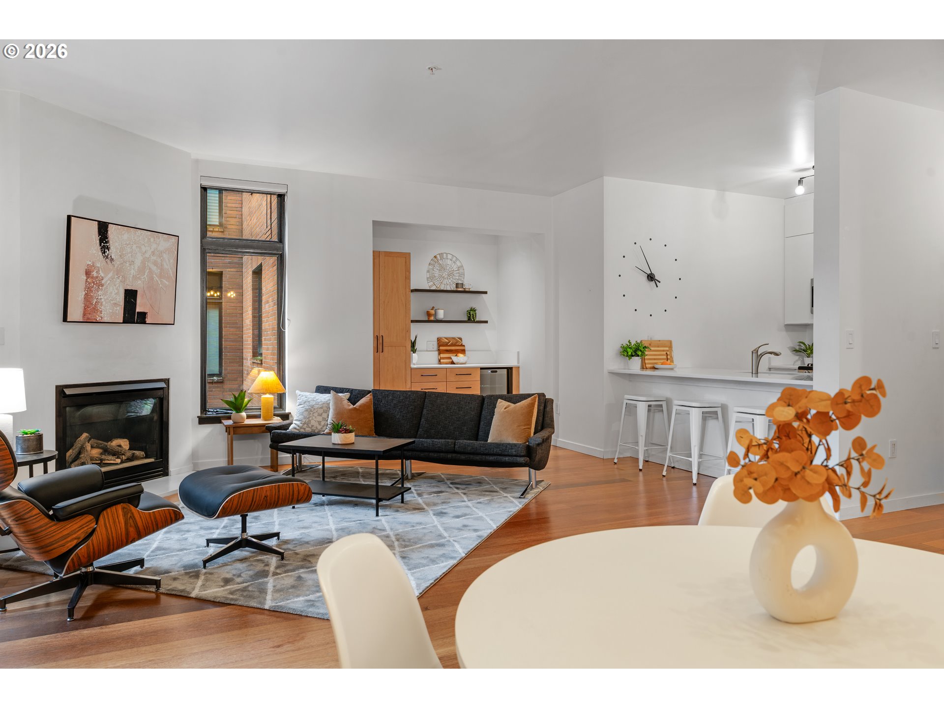 1030 NW JOHNSON ST 201