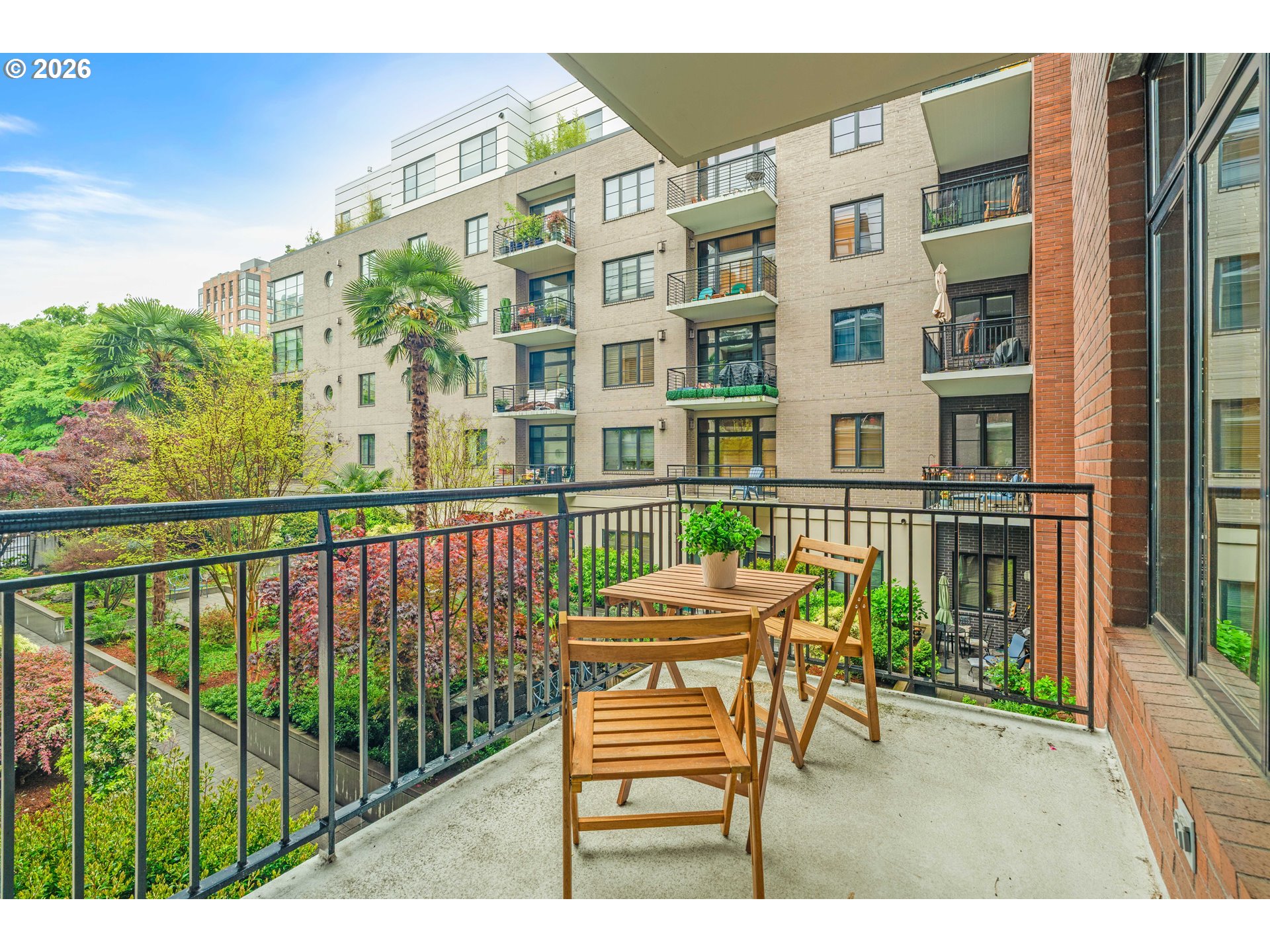 1030 NW JOHNSON ST 201