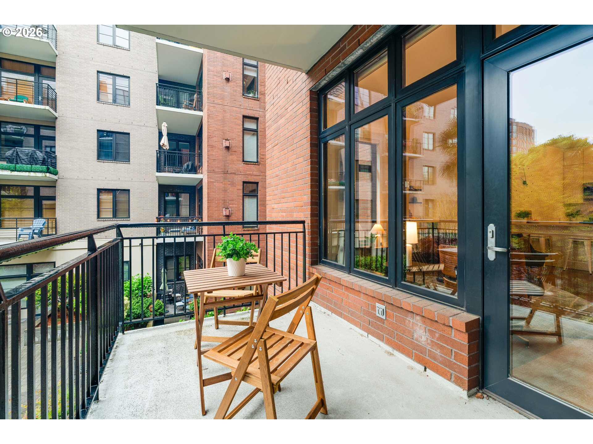 1030 NW JOHNSON ST 201