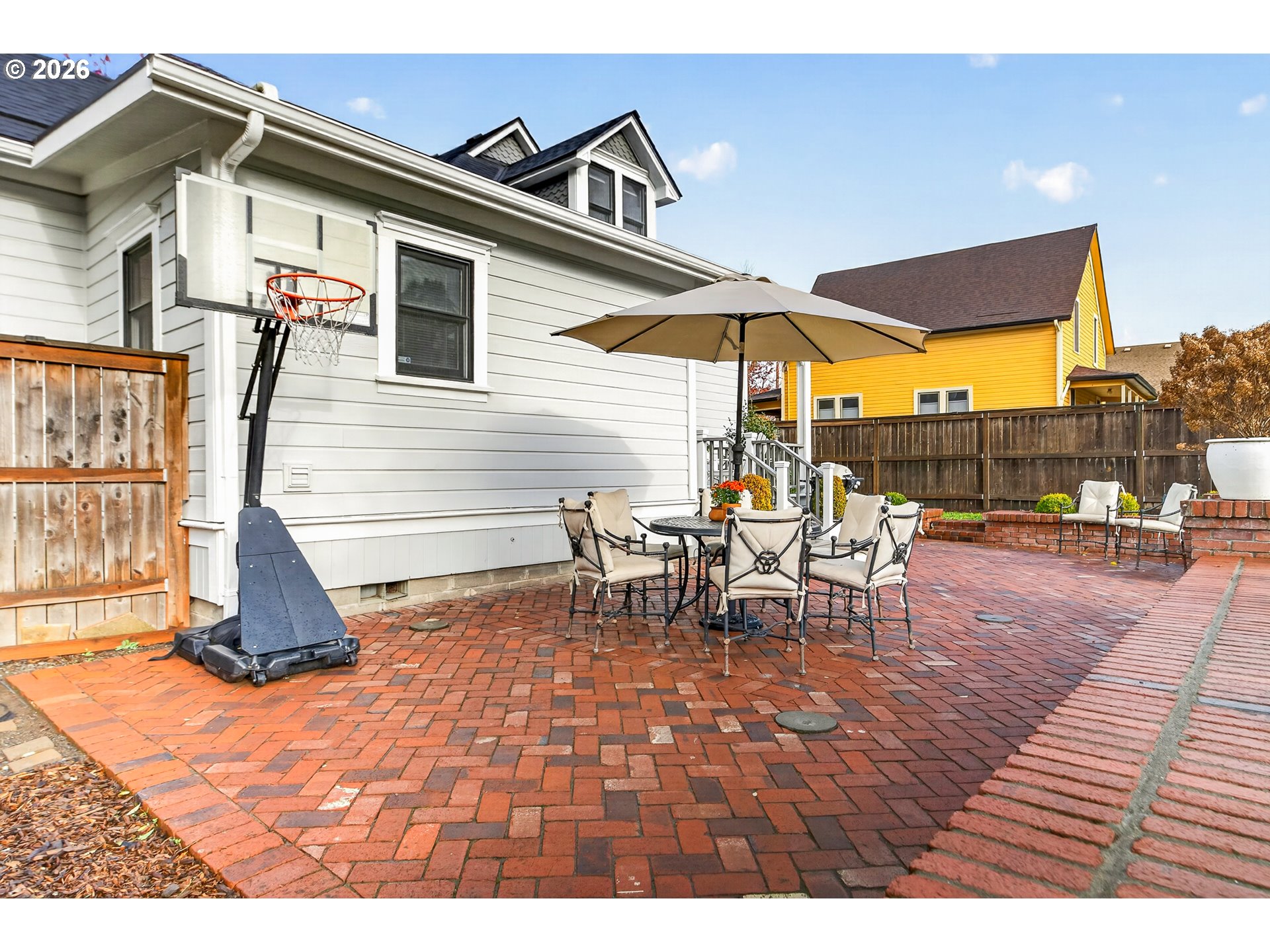 810 JQ ADAMS ST