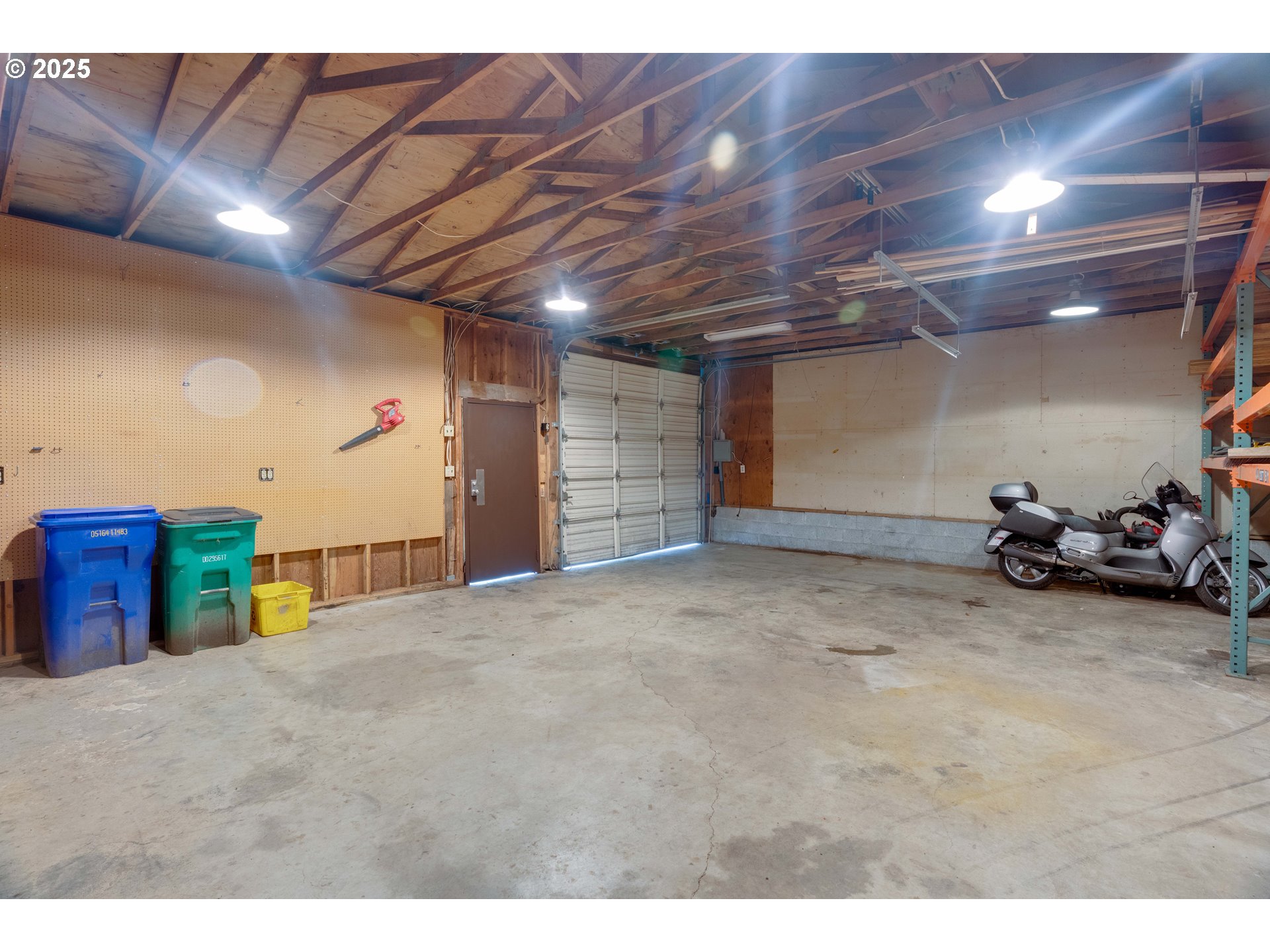 9939/9927 SW 25TH AVE